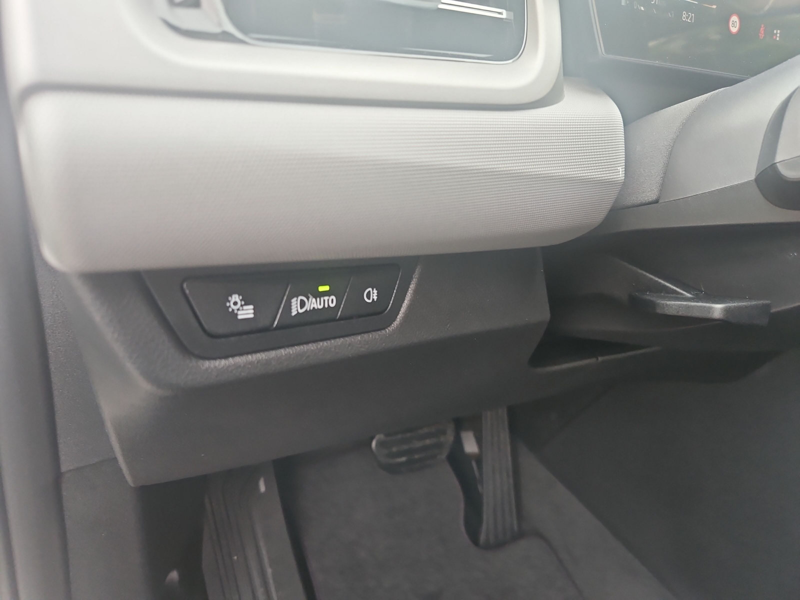 BMW X1 sDrive 18i-image-27