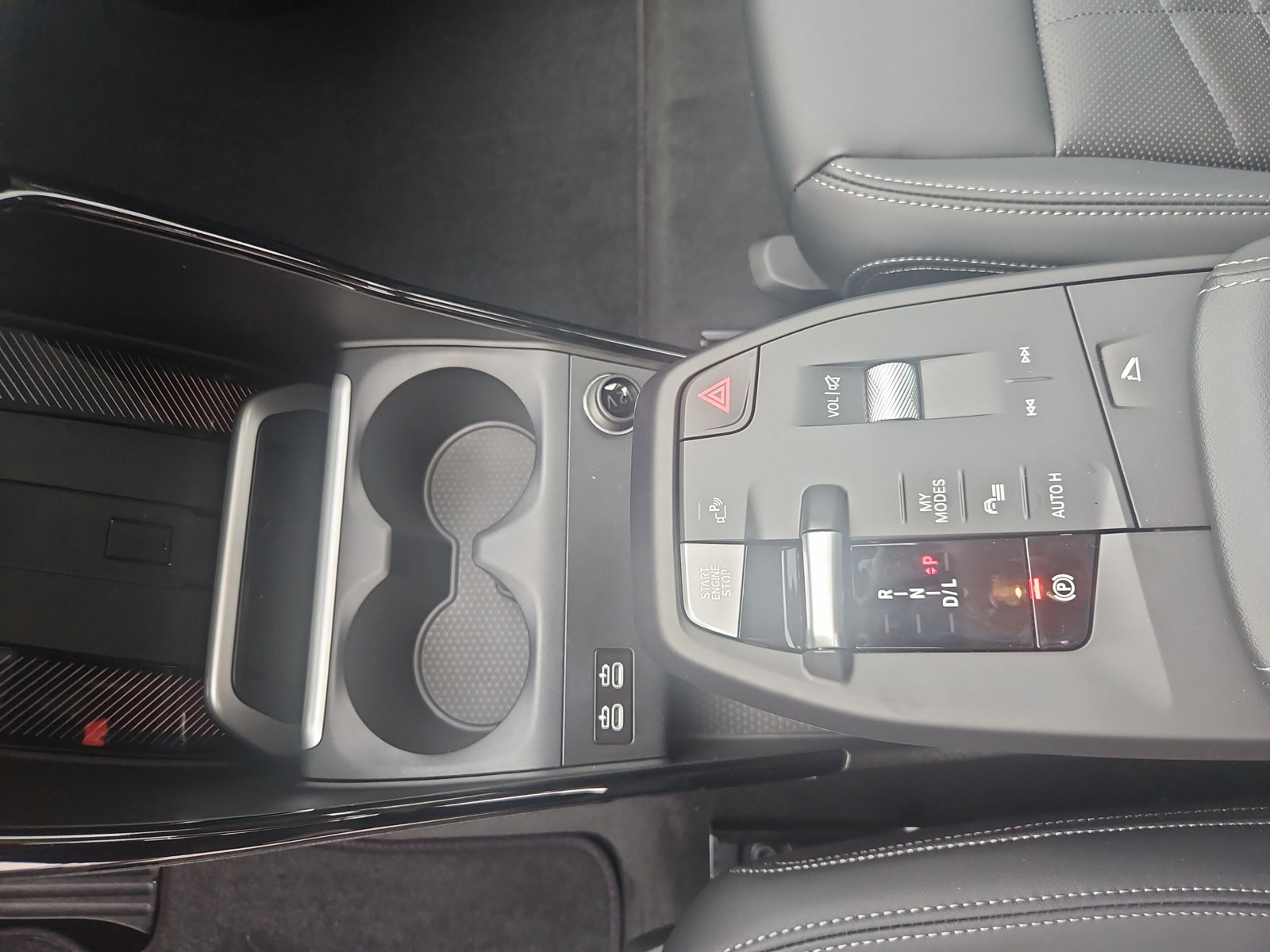 BMW X1 sDrive 18i-image-24