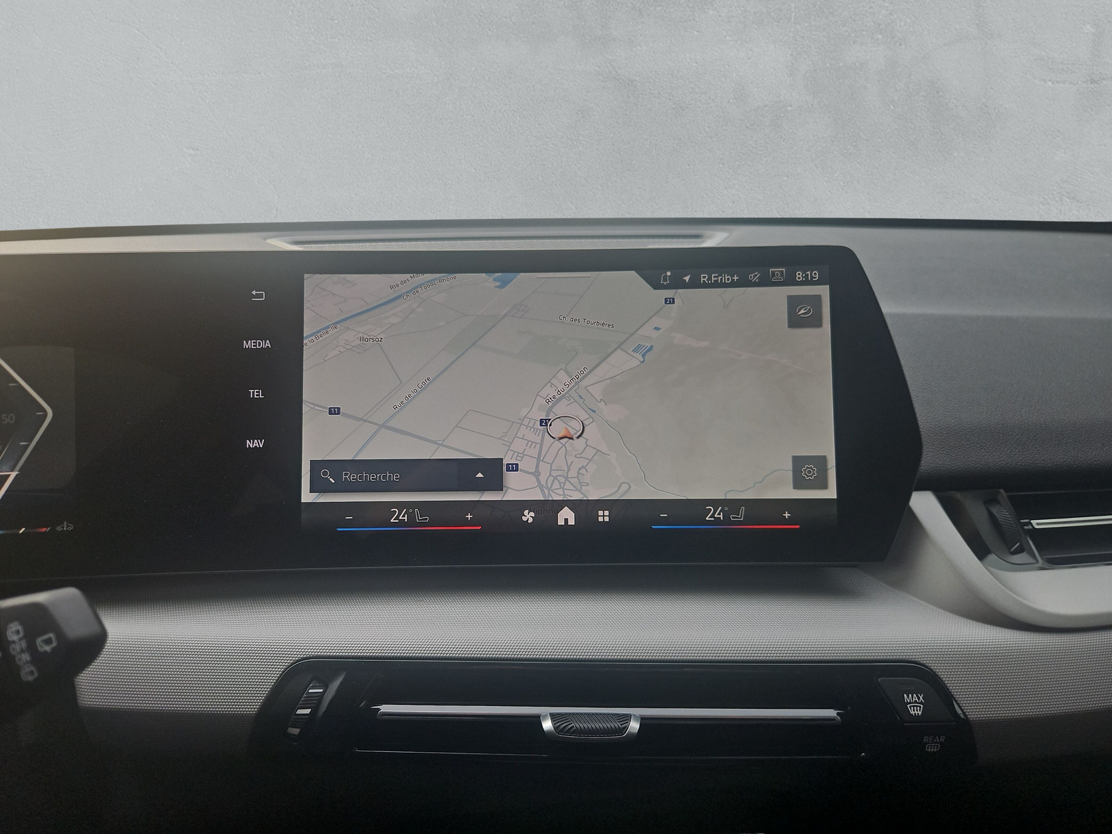 BMW X1 sDrive 18i-image-19