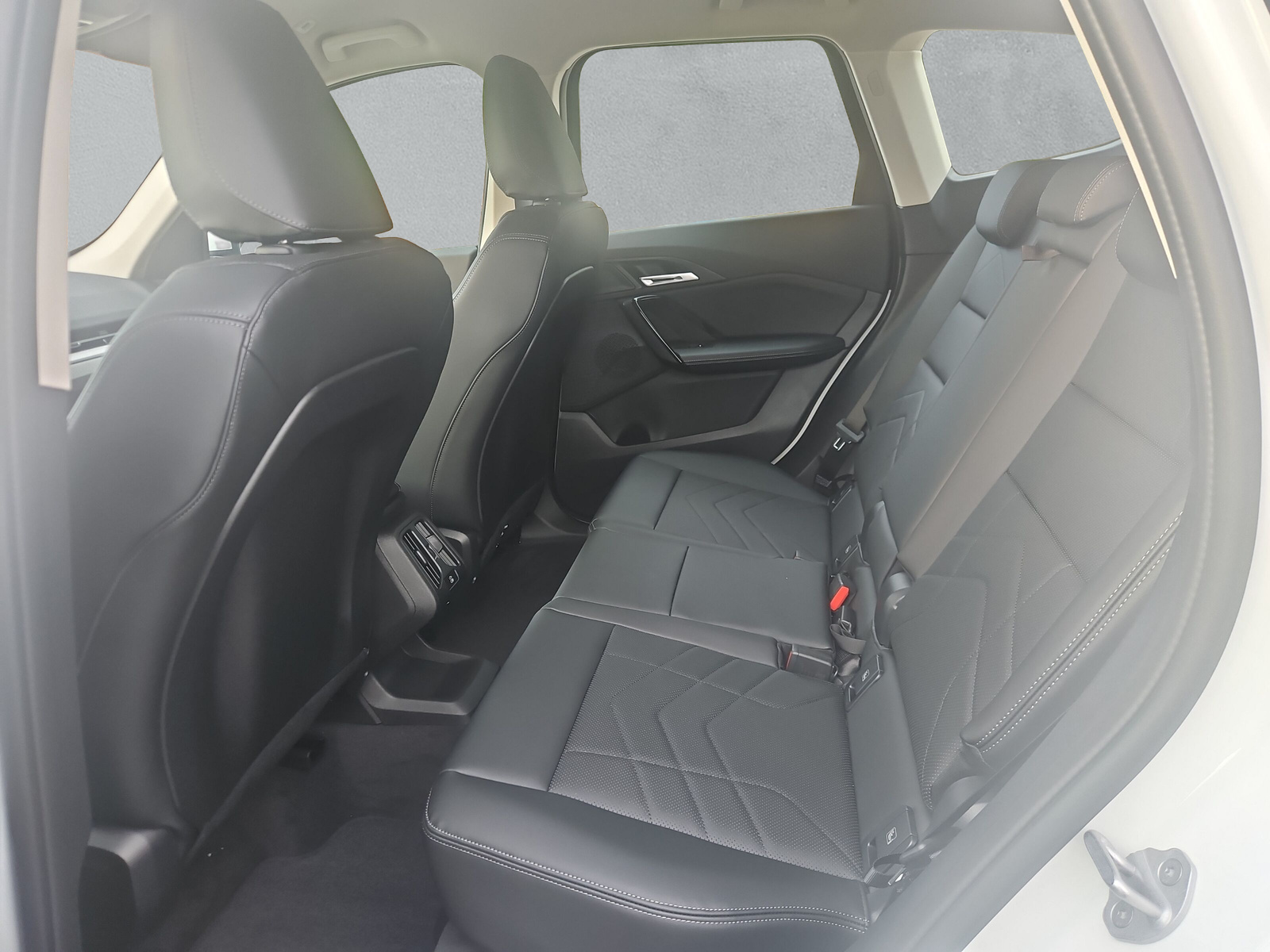 BMW X1 sDrive 18i-image-15