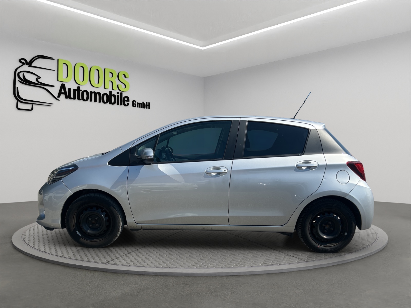 TOYOTA Yaris 1.33 Luna-image-7