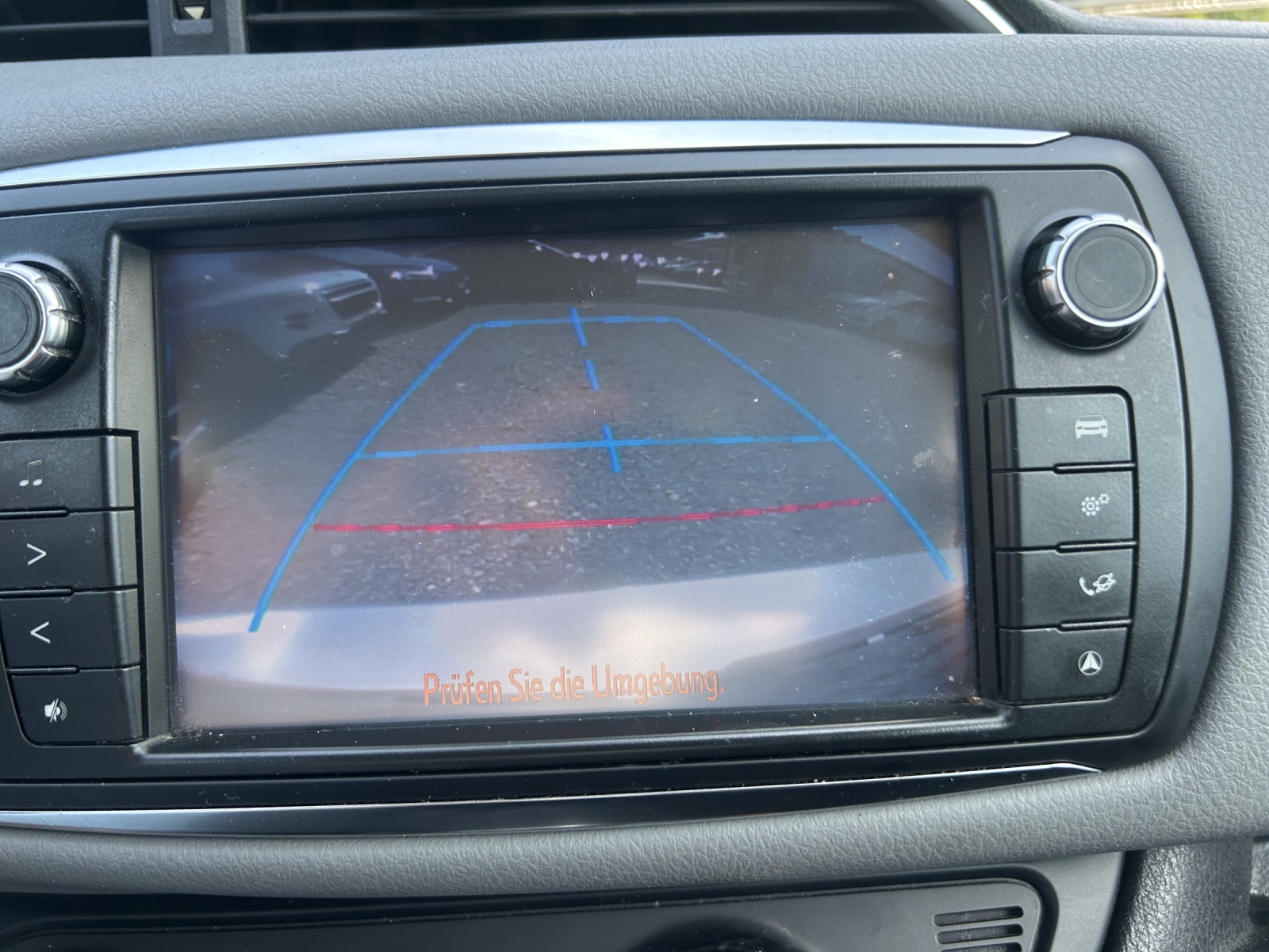 TOYOTA Yaris 1.33 Luna-image-18