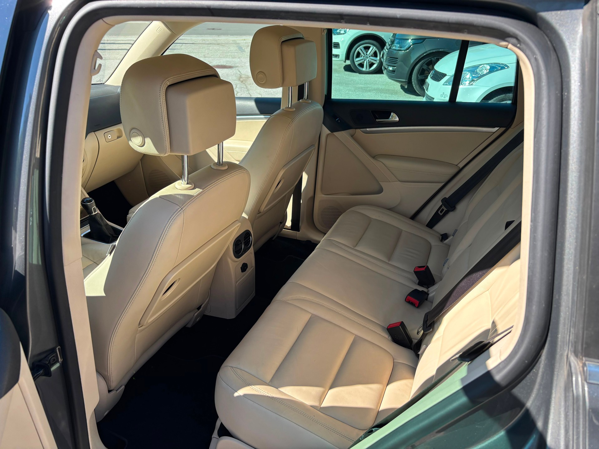 VW Tiguan 1.4 TSI Sport&Style 4Motion-image-11