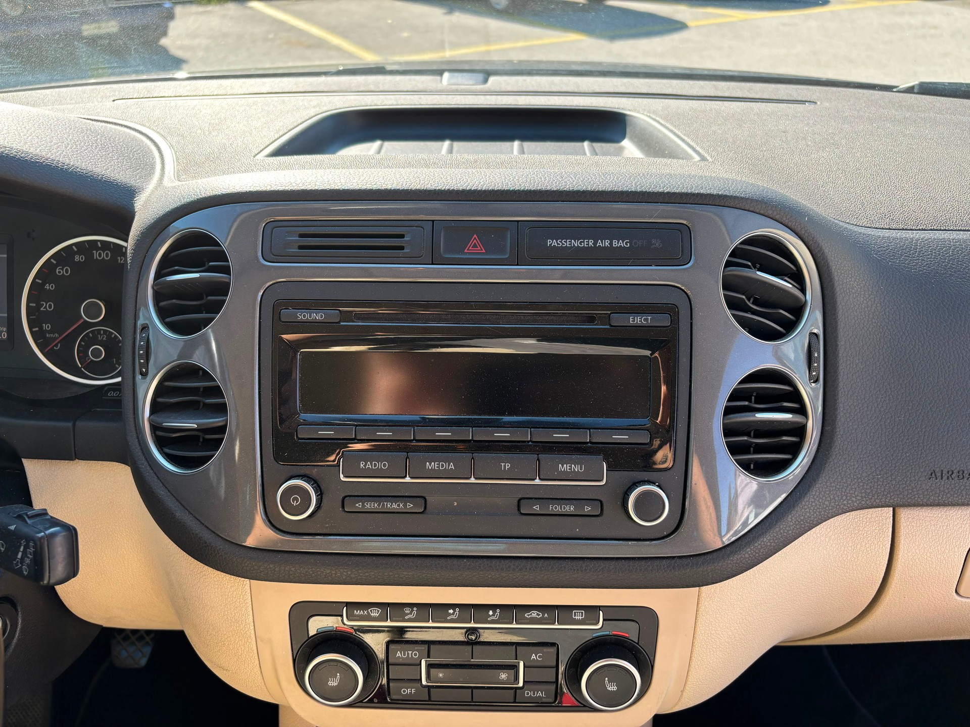 VW Tiguan 1.4 TSI Sport&Style 4Motion-image-27