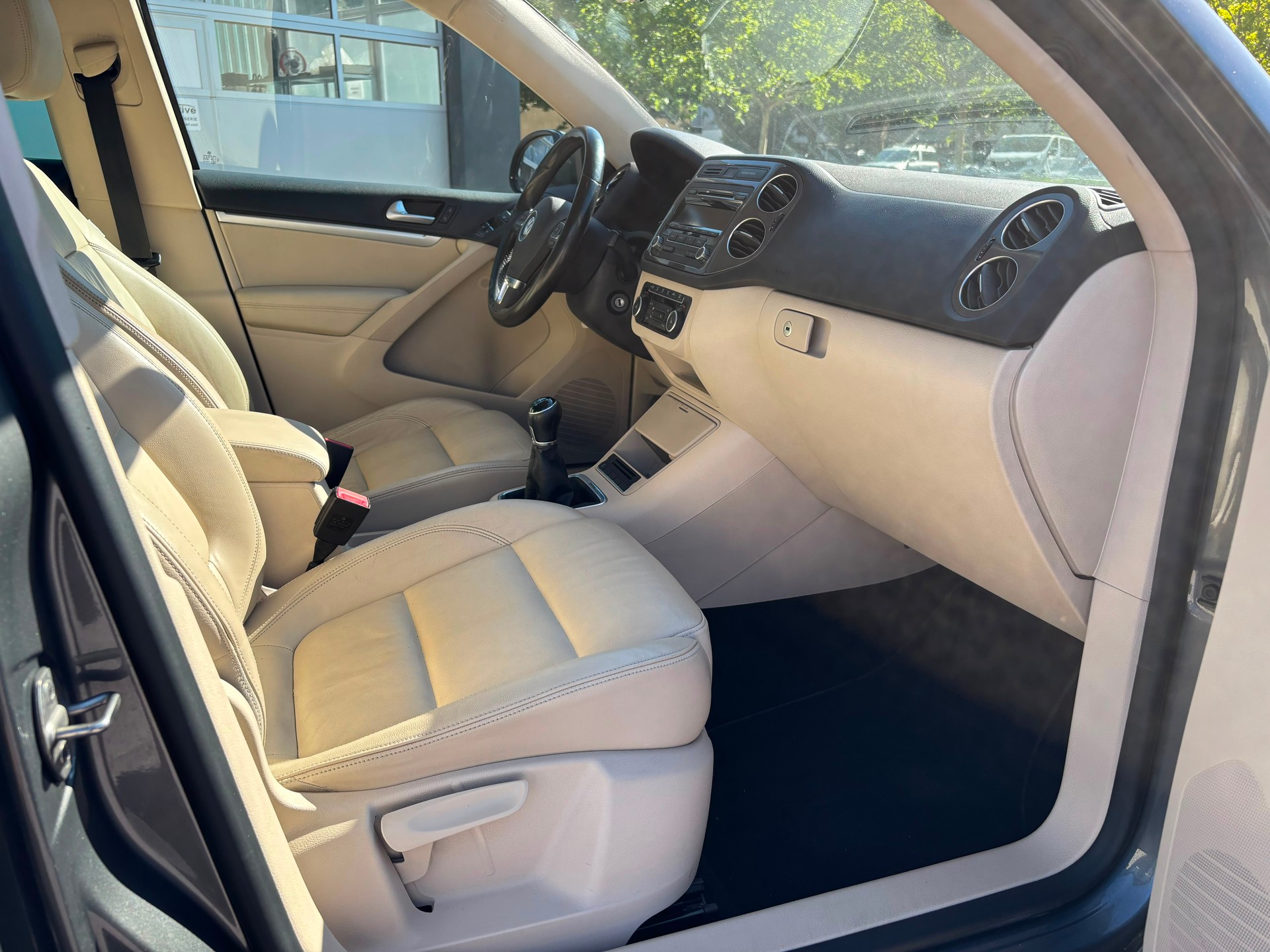 VW Tiguan 1.4 TSI Sport&Style 4Motion-image-16