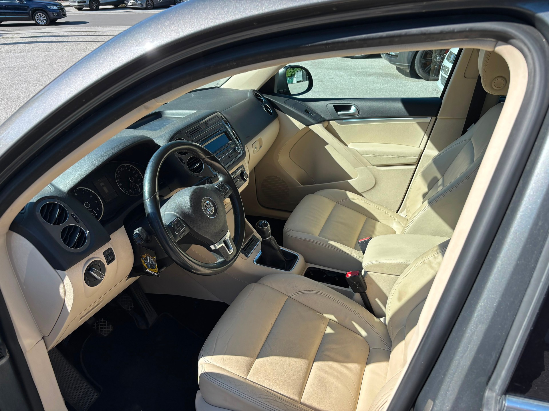 VW Tiguan 1.4 TSI Sport&Style 4Motion-image-14