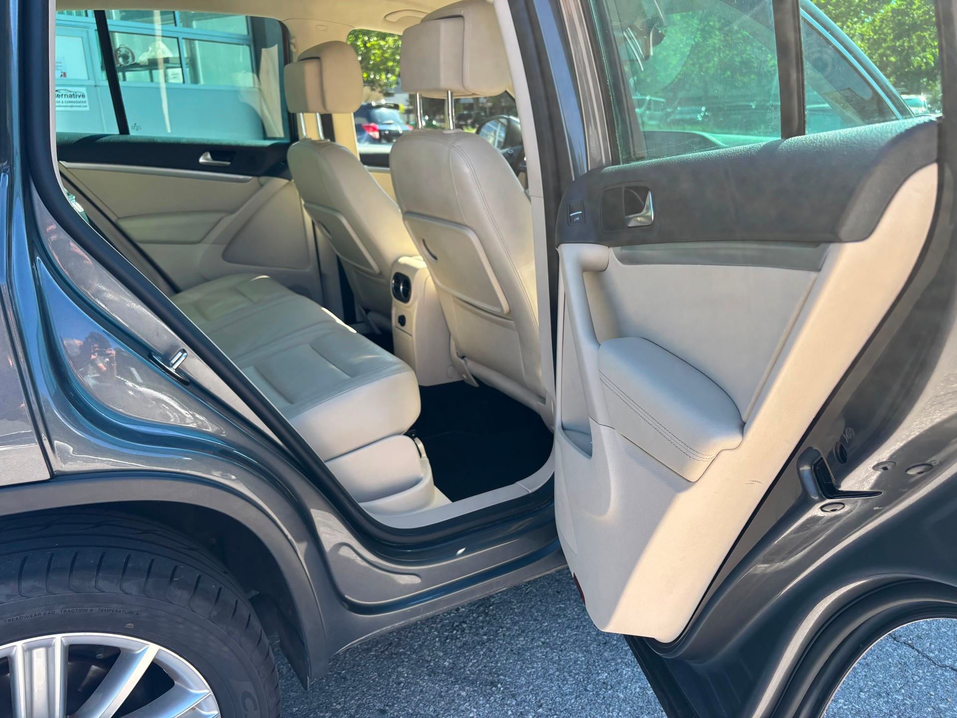 VW Tiguan 1.4 TSI Sport&Style 4Motion-image-25