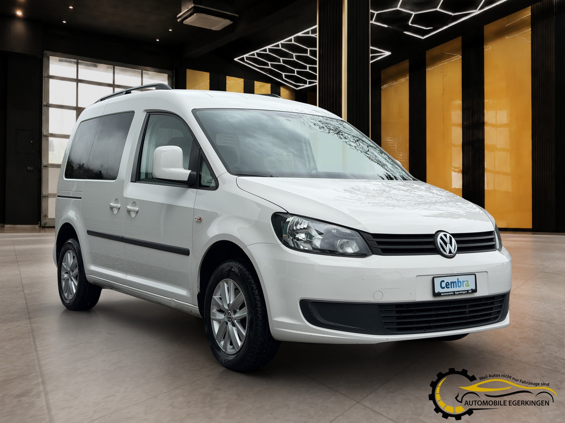 VW Caddy 1.6 TDI Blue Motion Technology Trendline DSG-image-2