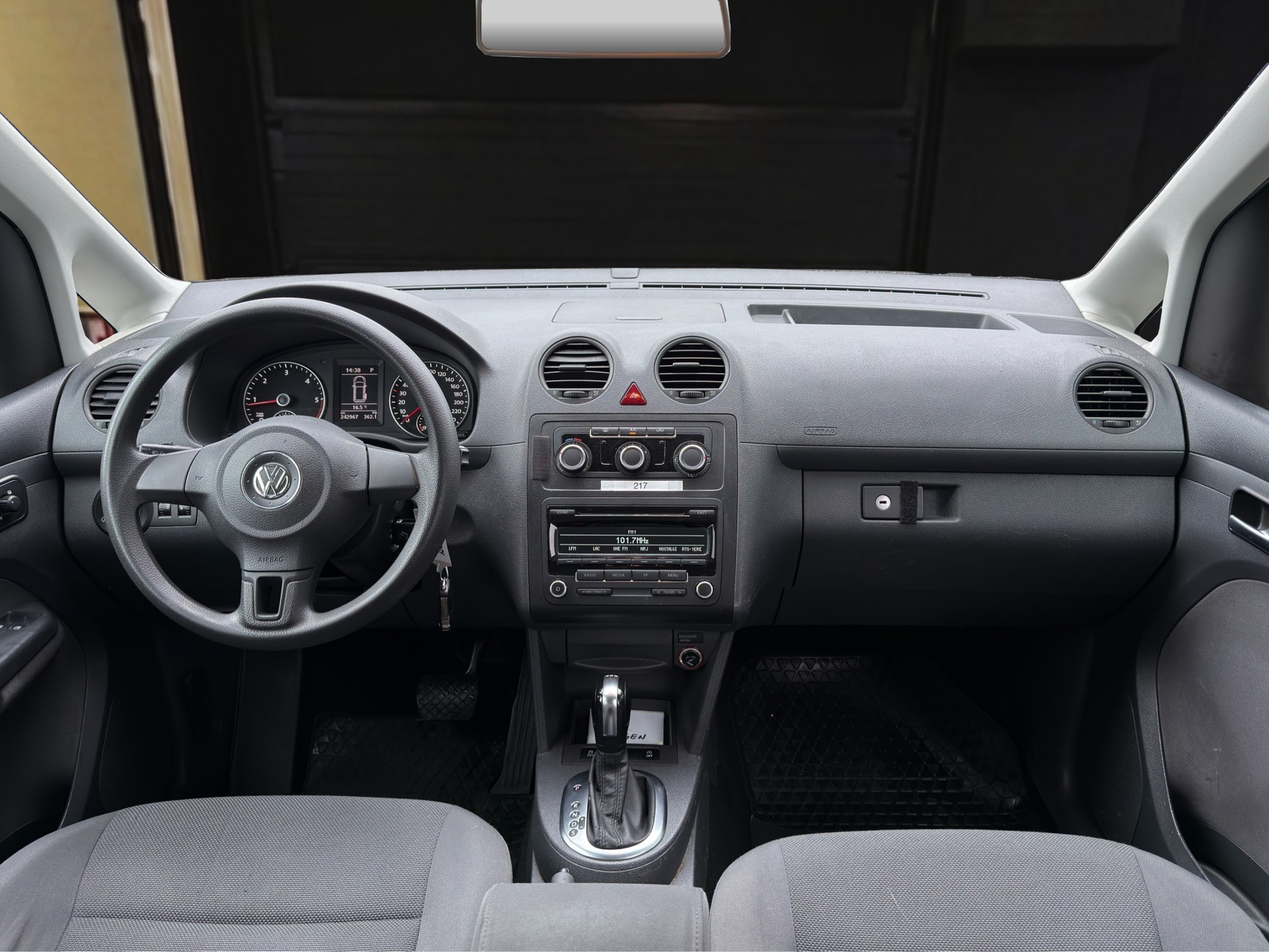 VW Caddy 1.6 TDI Blue Motion Technology Trendline DSG-image-10