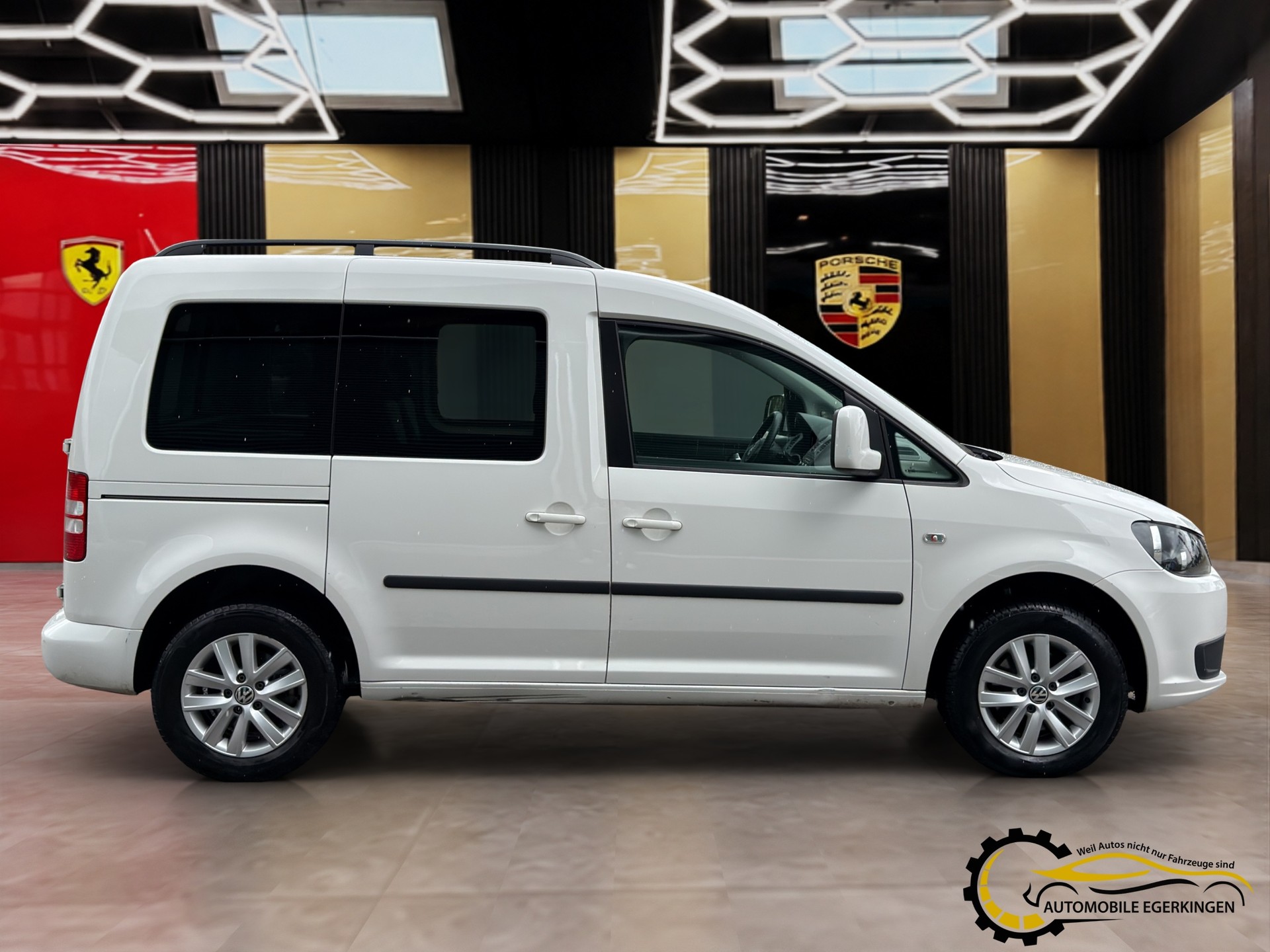 VW Caddy 1.6 TDI Blue Motion Technology Trendline DSG-image-3