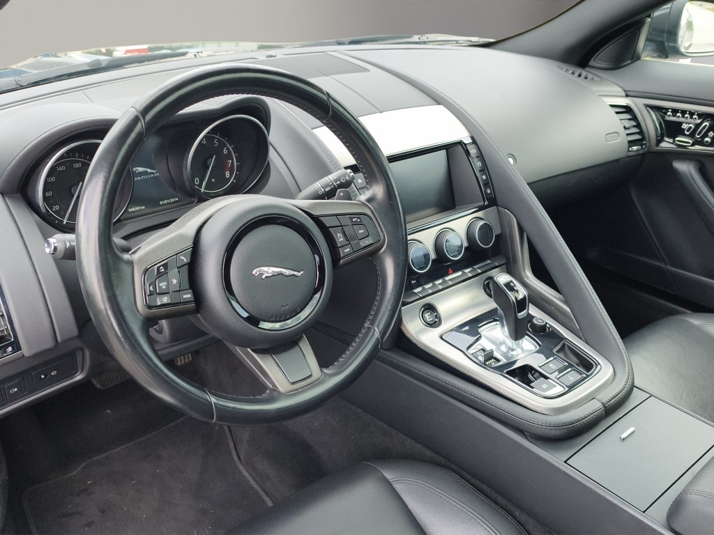 JAGUAR F-Type Coupé 3.0 V6-image-9