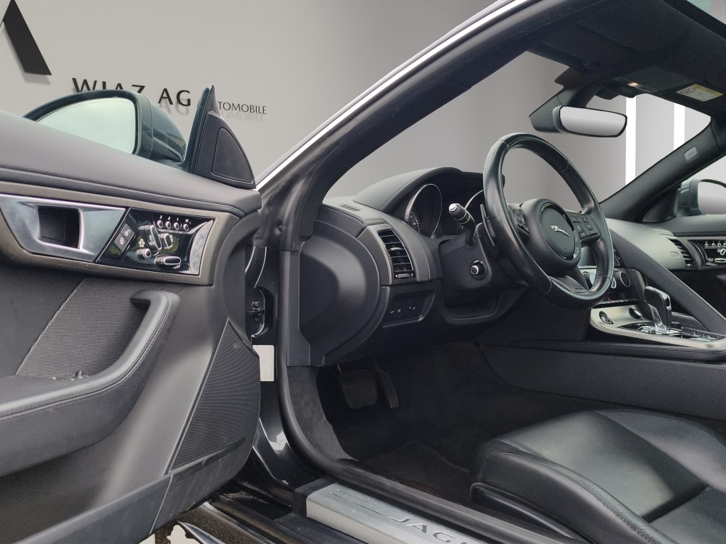 JAGUAR F-Type Coupé 3.0 V6-image-12