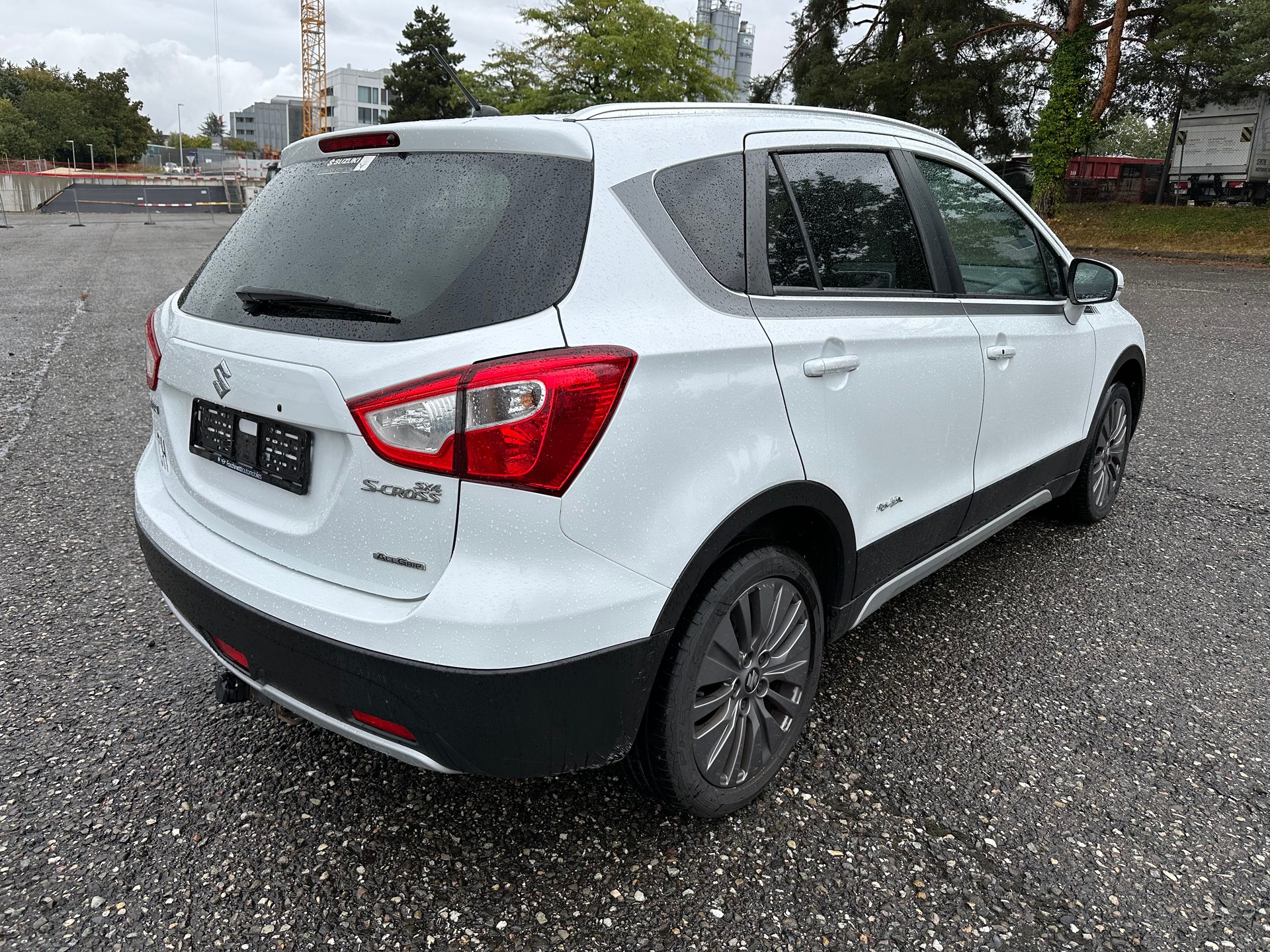SUZUKI SX4 S-Cross 1.6 TD PizSulai Top 4WD TCSS-image-1