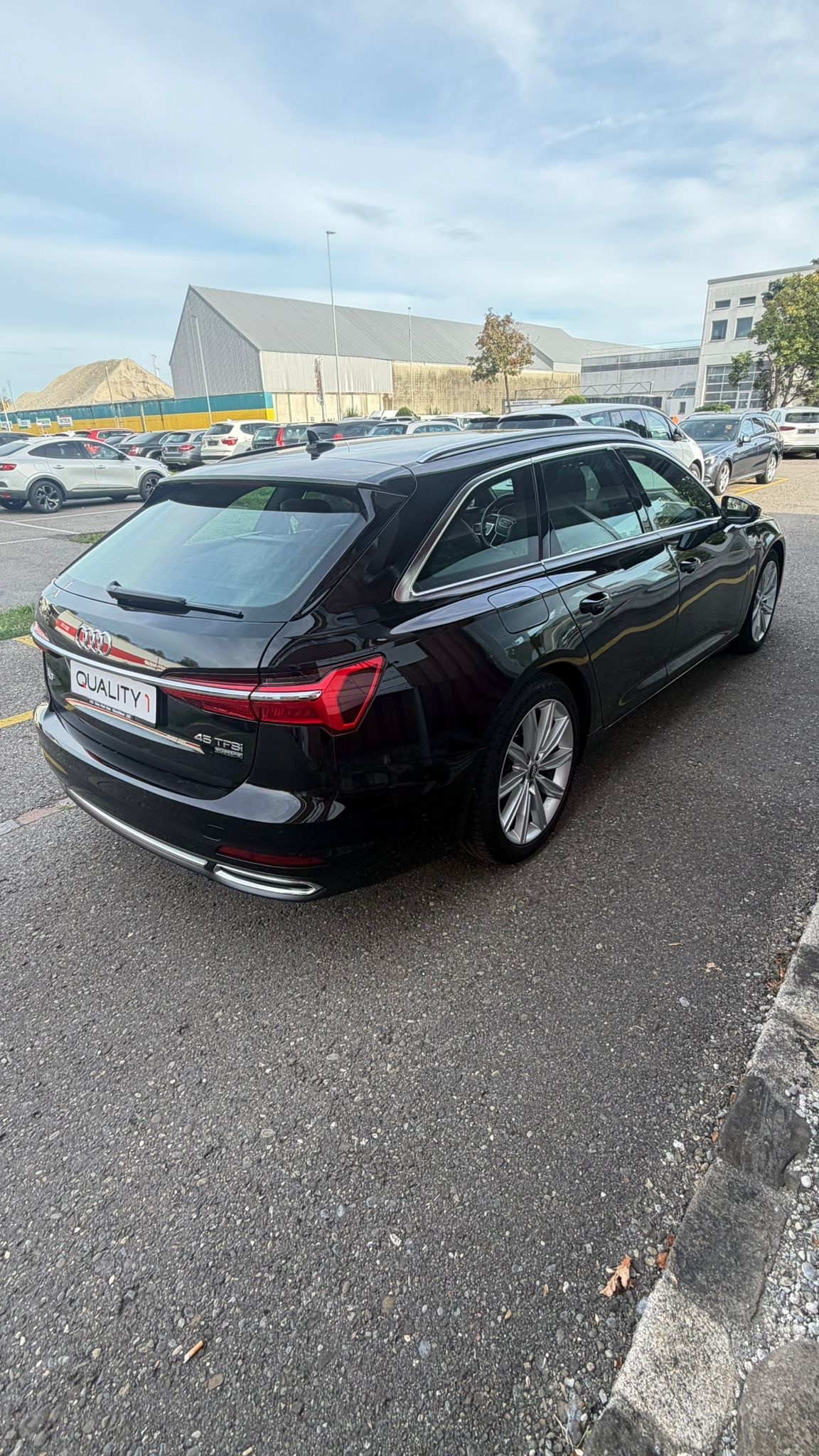 AUDI A6 Avant 45 TFSI Sport Attraction quattro S-tronic-image-4
