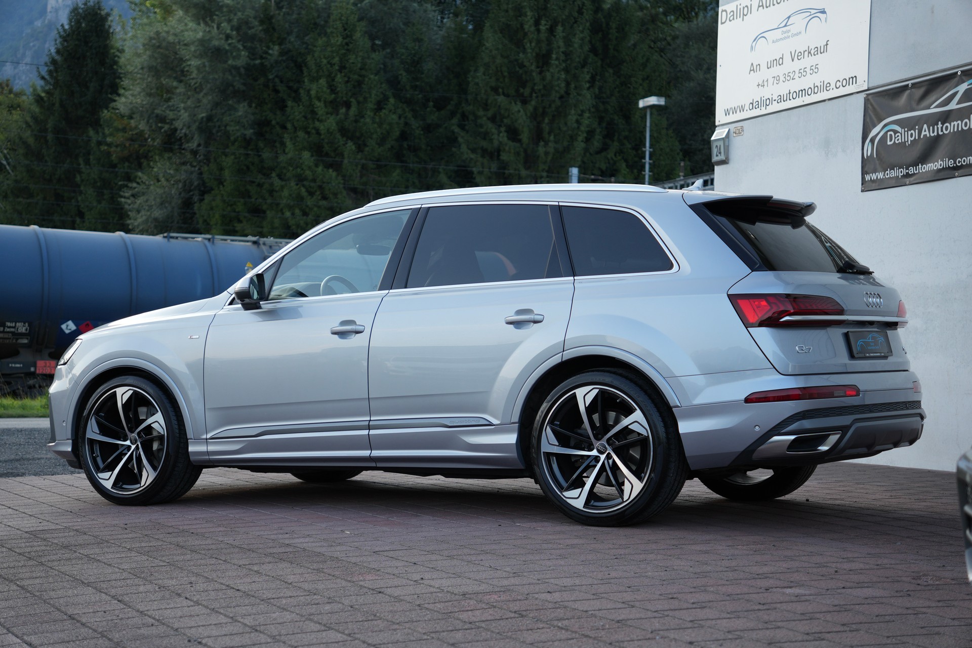 AUDI Q7 50 TDI quattro S Line tiptronic (7-Plätzer)-showroom-element-1