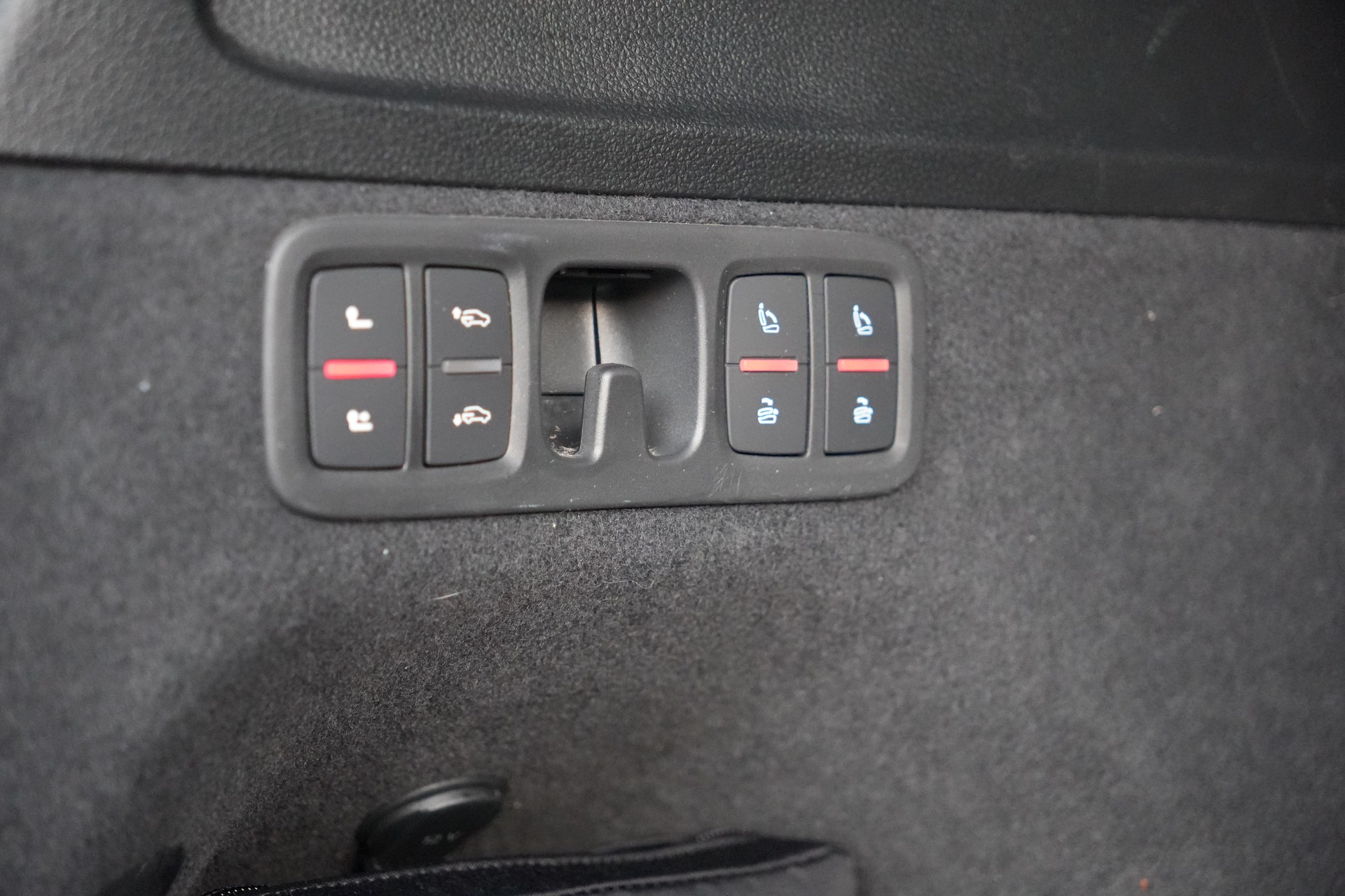 AUDI Q7 50 TDI quattro S Line tiptronic (7-Plätzer)-image-25