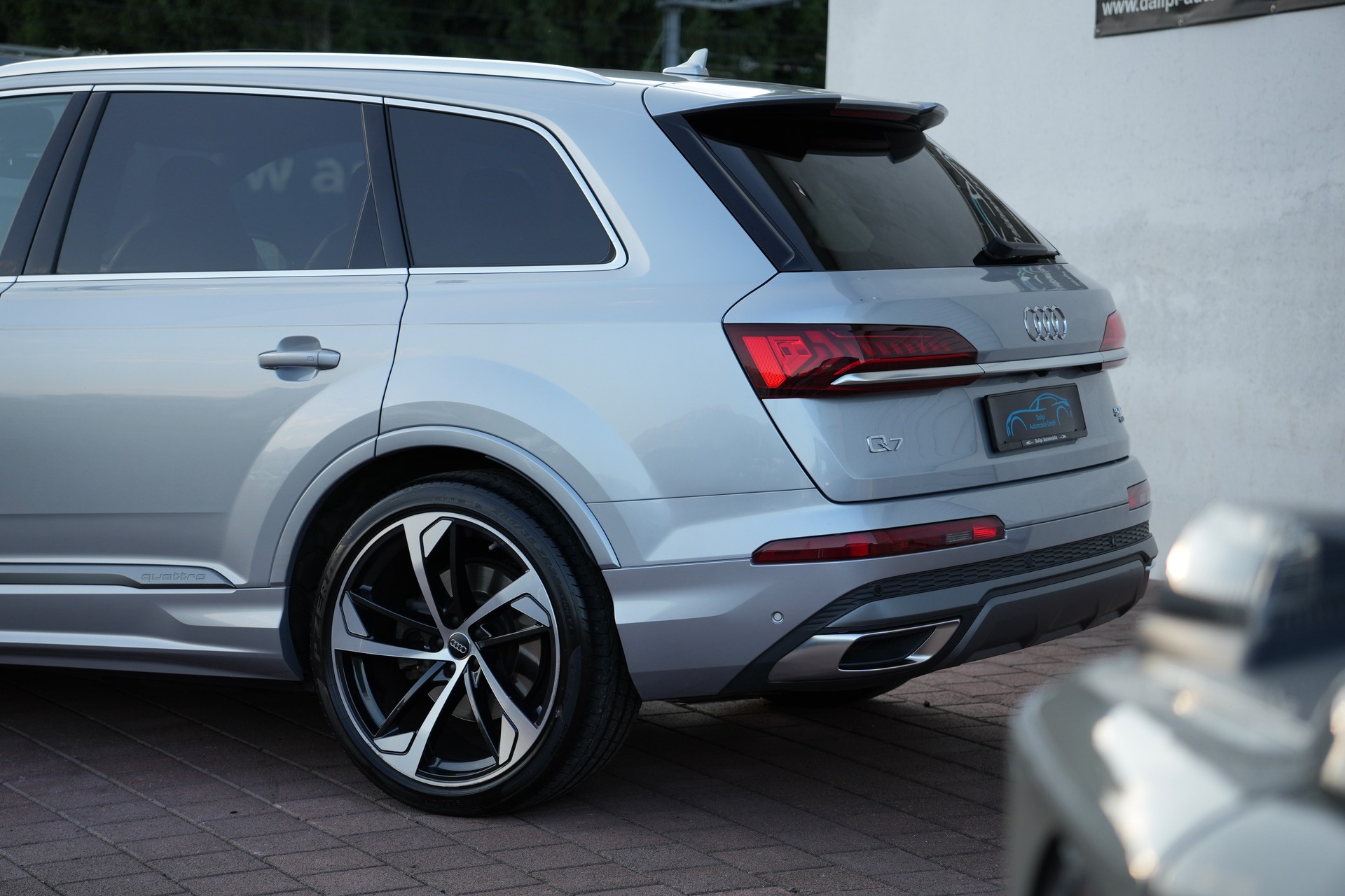 AUDI Q7 50 TDI quattro S Line tiptronic (7-Plätzer)-showroom-element-2