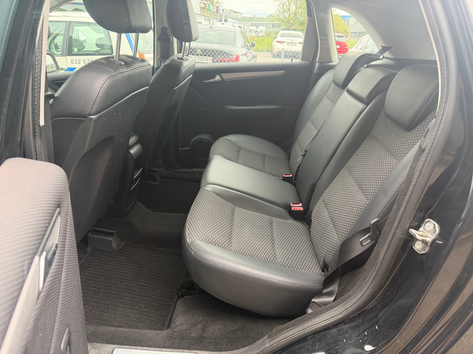MERCEDES-BENZ B 180 (170) BlueEfficiency ** Klimaanlage ** 06x Airbag **-image-6