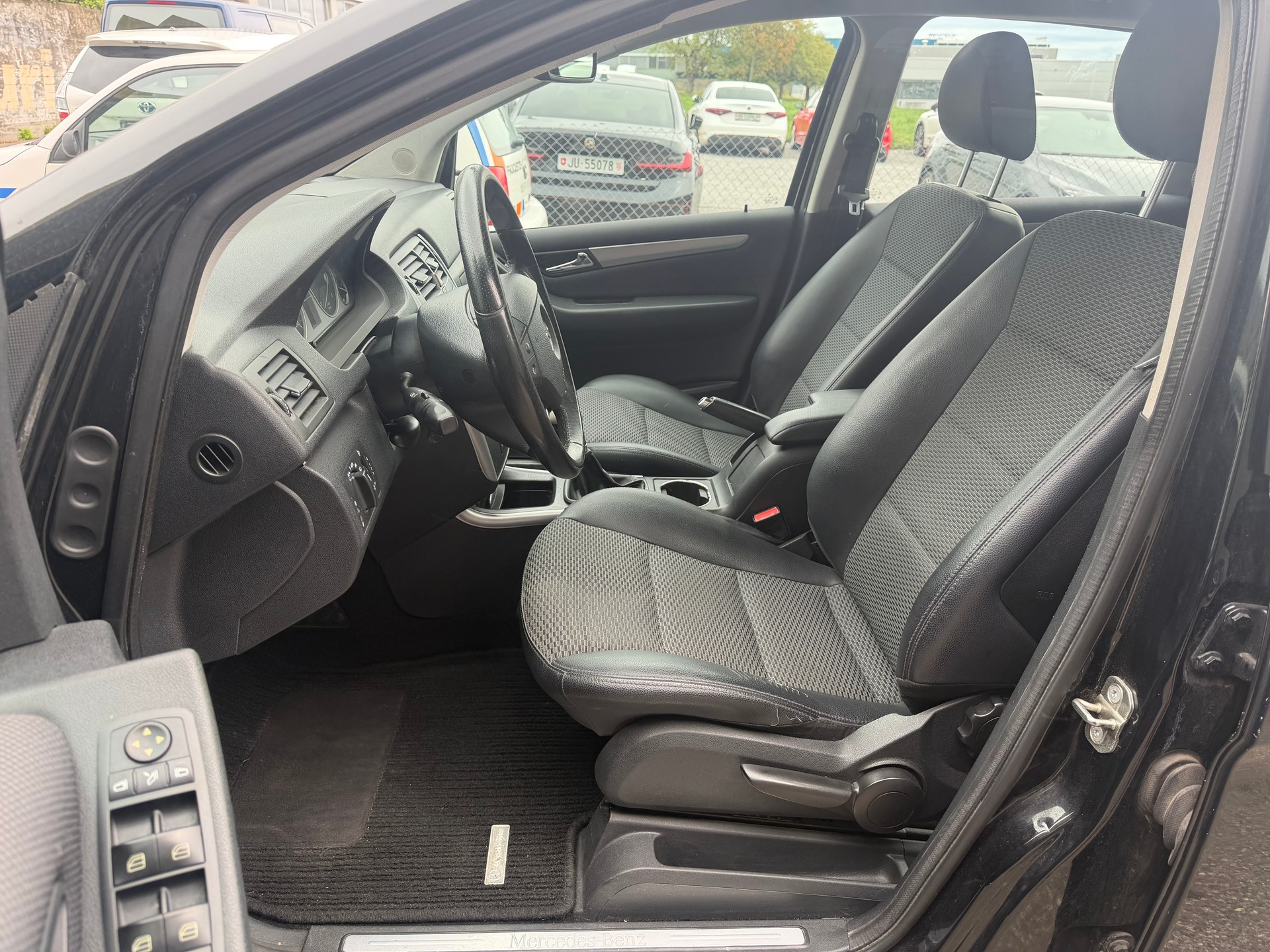 MERCEDES-BENZ B 180 (170) BlueEfficiency ** Klimaanlage ** 06x Airbag **-image-2