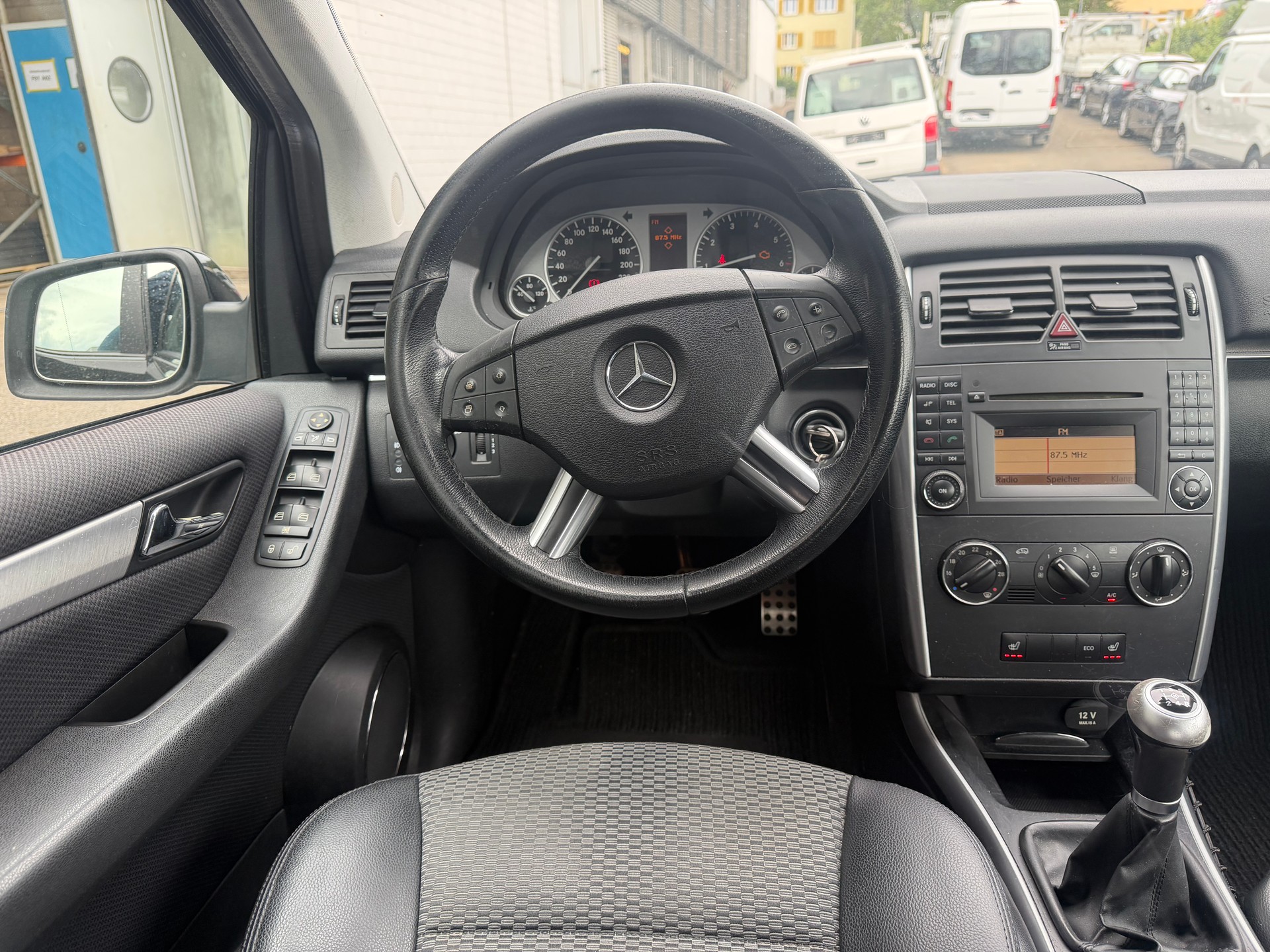 MERCEDES-BENZ B 180 (170) BlueEfficiency ** Klimaanlage ** 06x Airbag **-image-3
