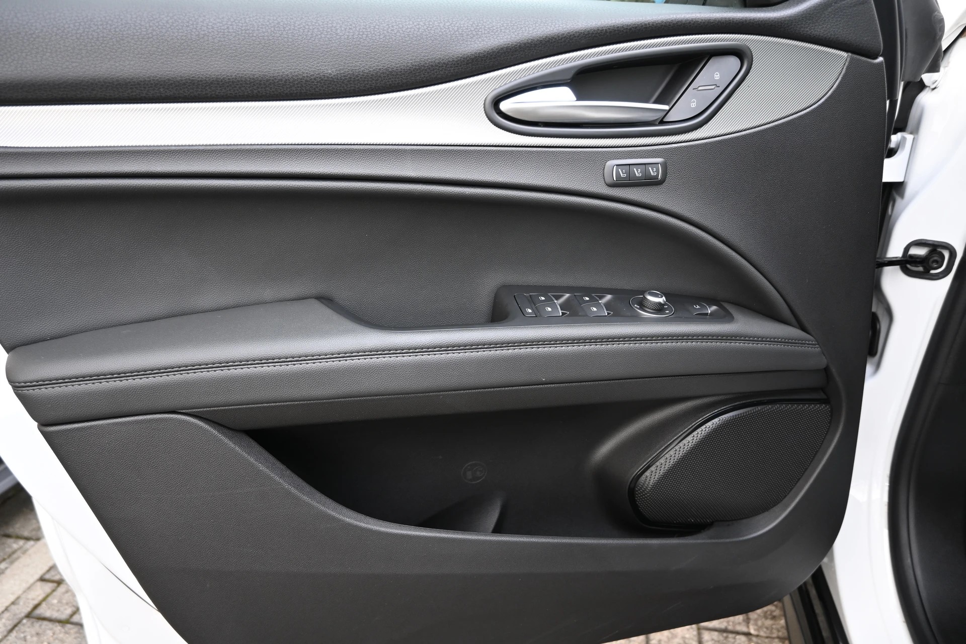 ALFA ROMEO Stelvio 2.2 JTDM Veloce Sport Black Premium Q4 AT8+ 210PS + New Modell-image-19