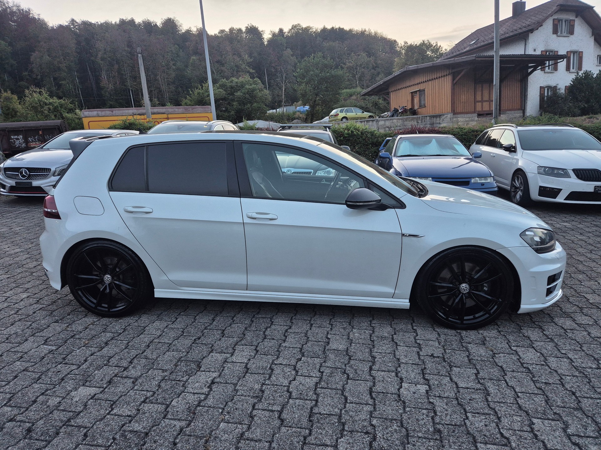 VW Golf 2.0 TSI R 4Motion DSG-image-4