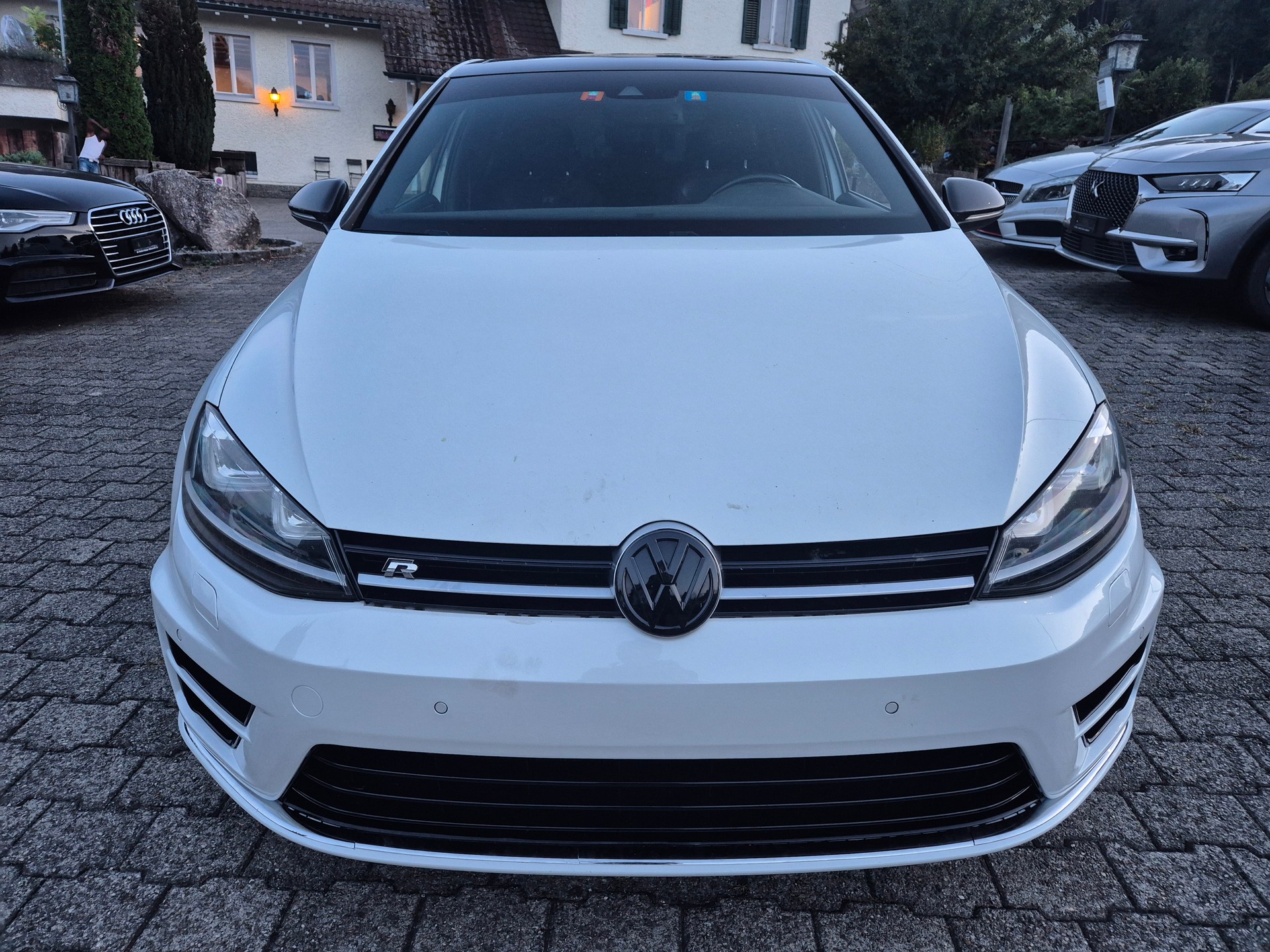 VW Golf 2.0 TSI R 4Motion DSG-image-3