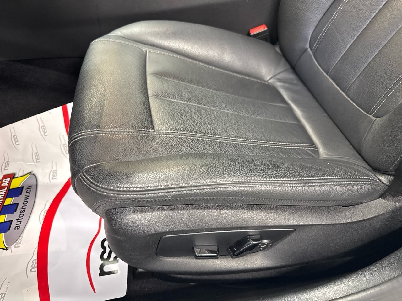 BMW 520d Touring Luxury Line Steptronic-image-4