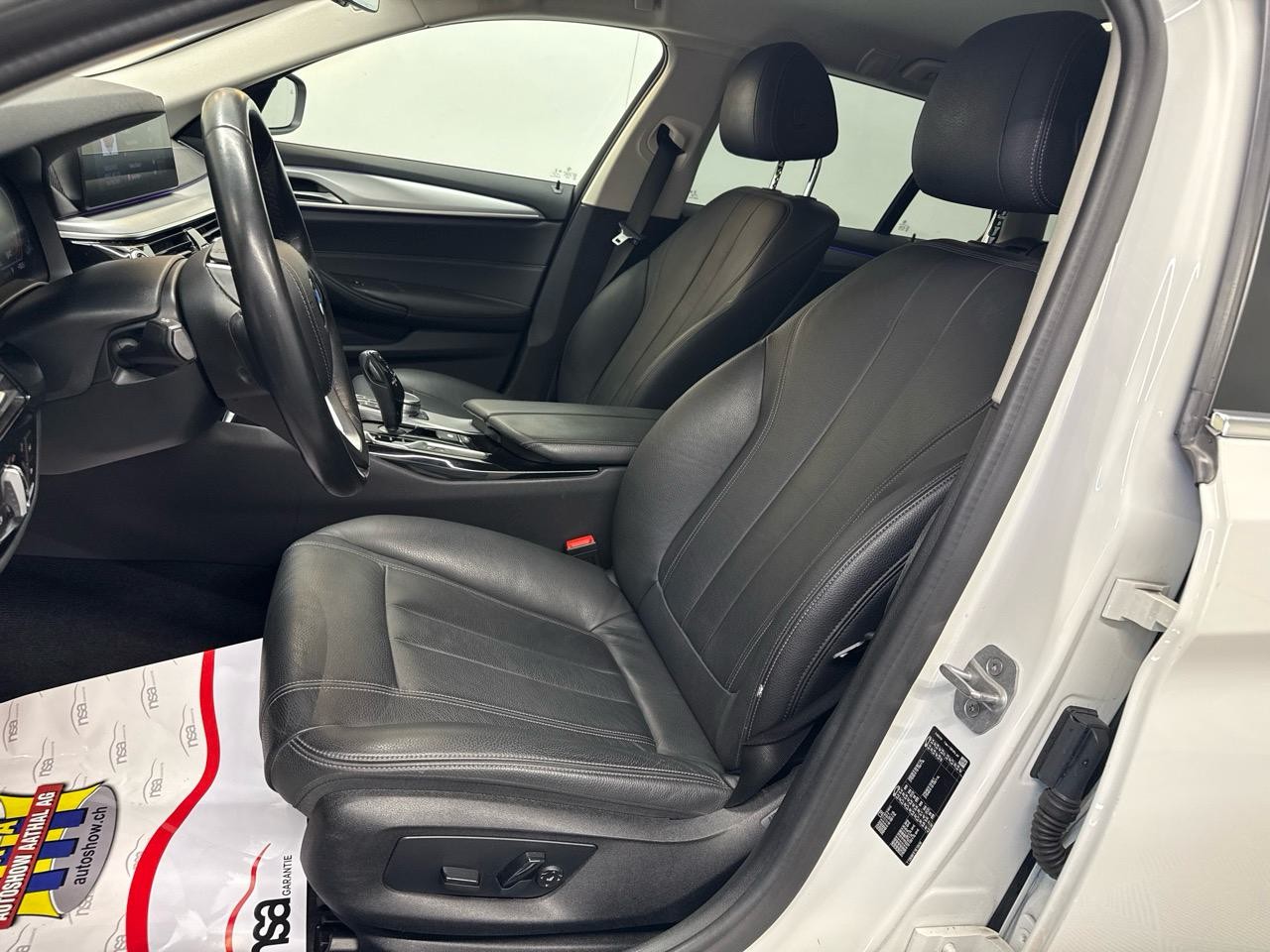 BMW 520d Touring Luxury Line Steptronic-image-3