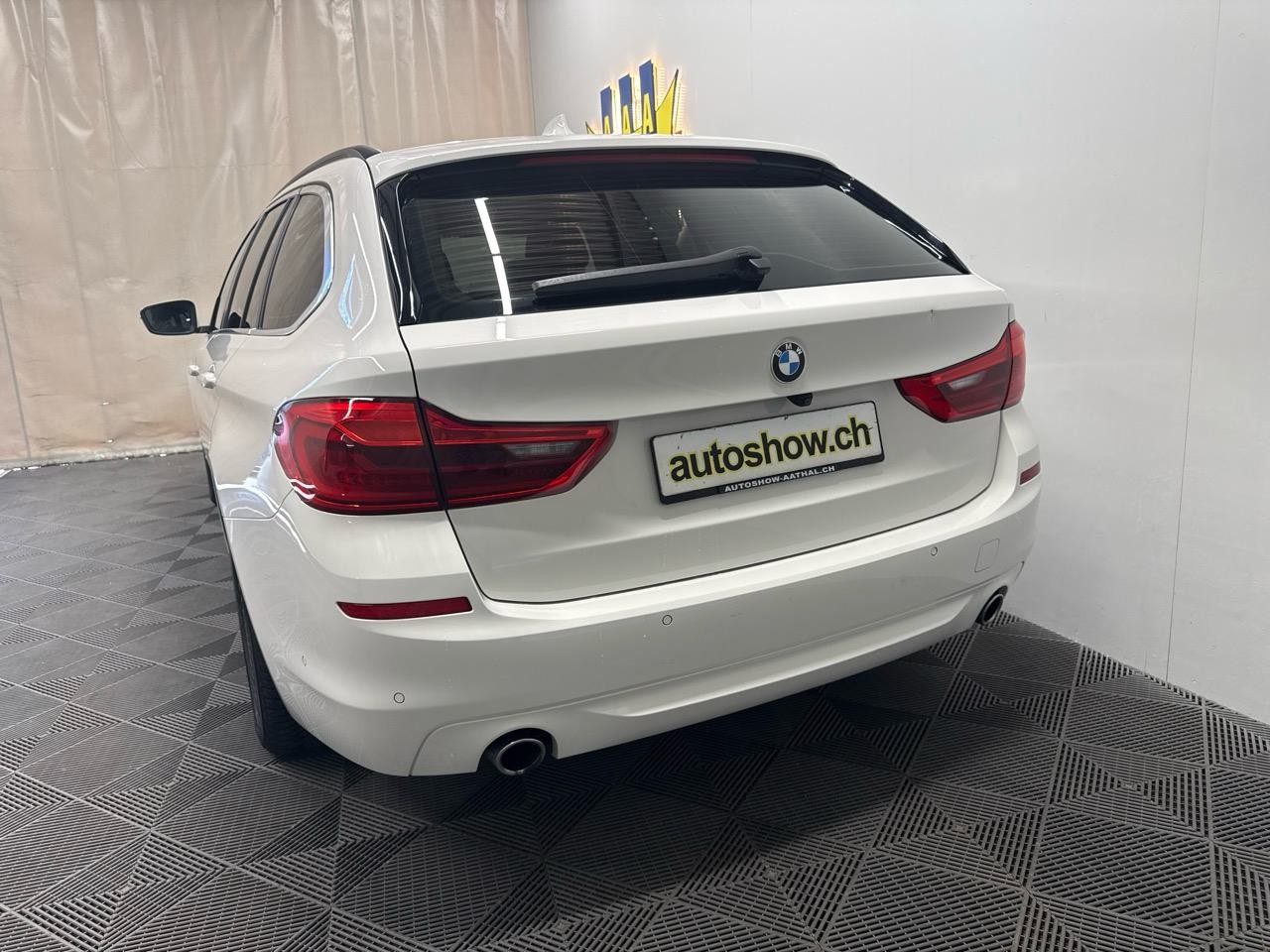 BMW 520d Touring Luxury Line Steptronic-image-15