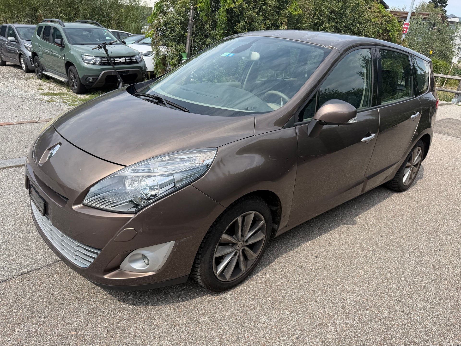 RENAULT Grand Scénic 1.4 16V Turbo Expression-image-1