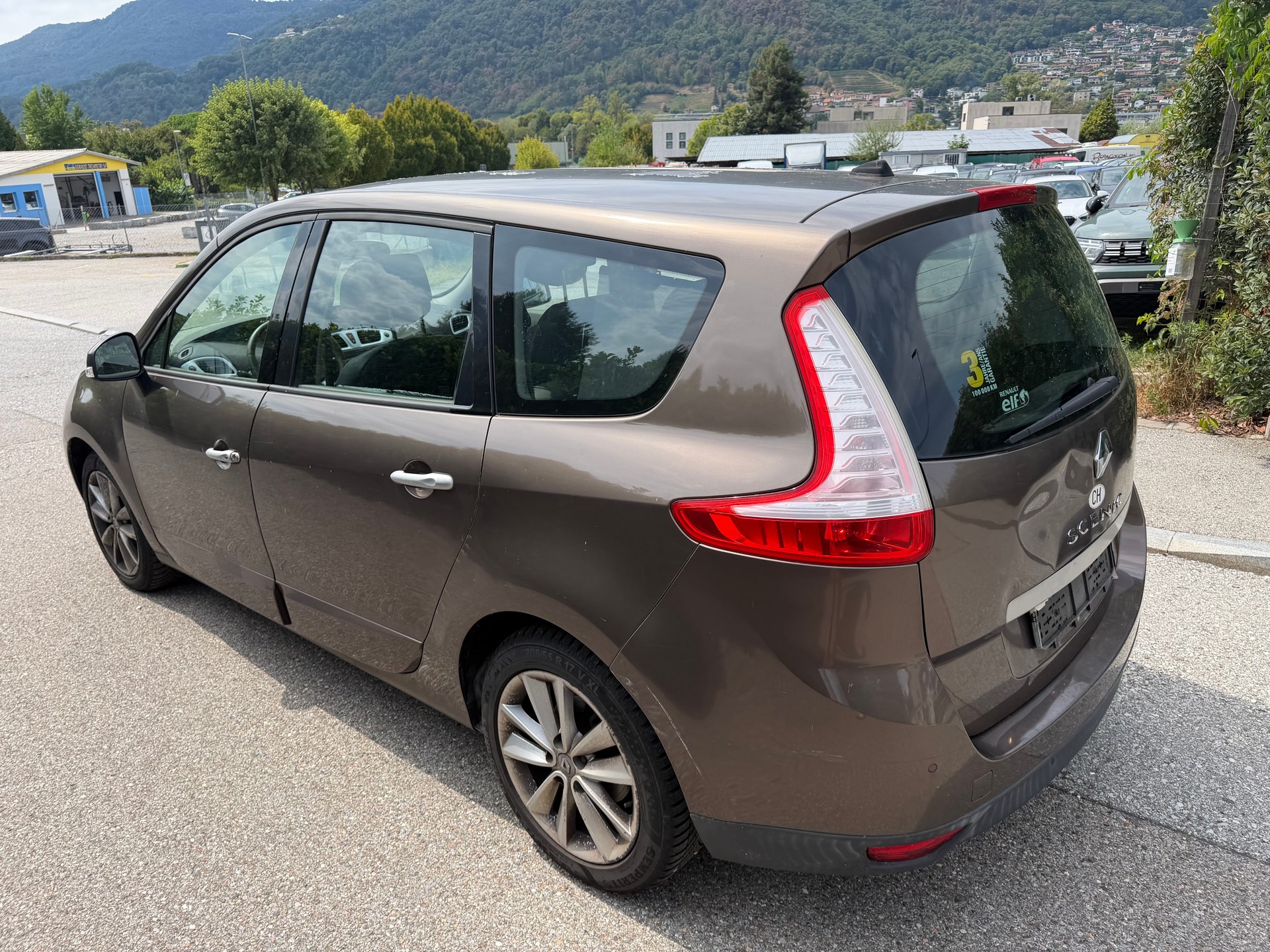 RENAULT Grand Scénic 1.4 16V Turbo Expression-image-4