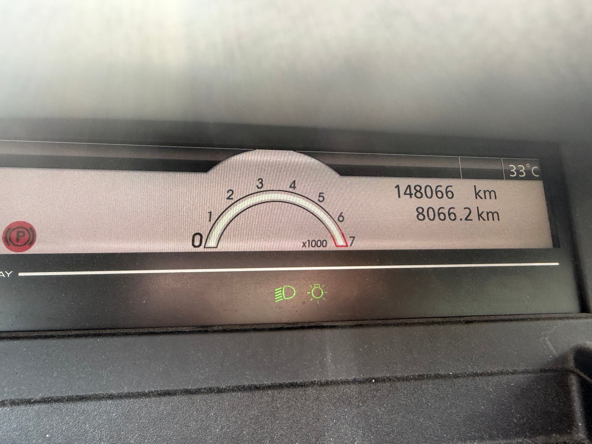 RENAULT Grand Scénic 1.4 16V Turbo Expression-image-9
