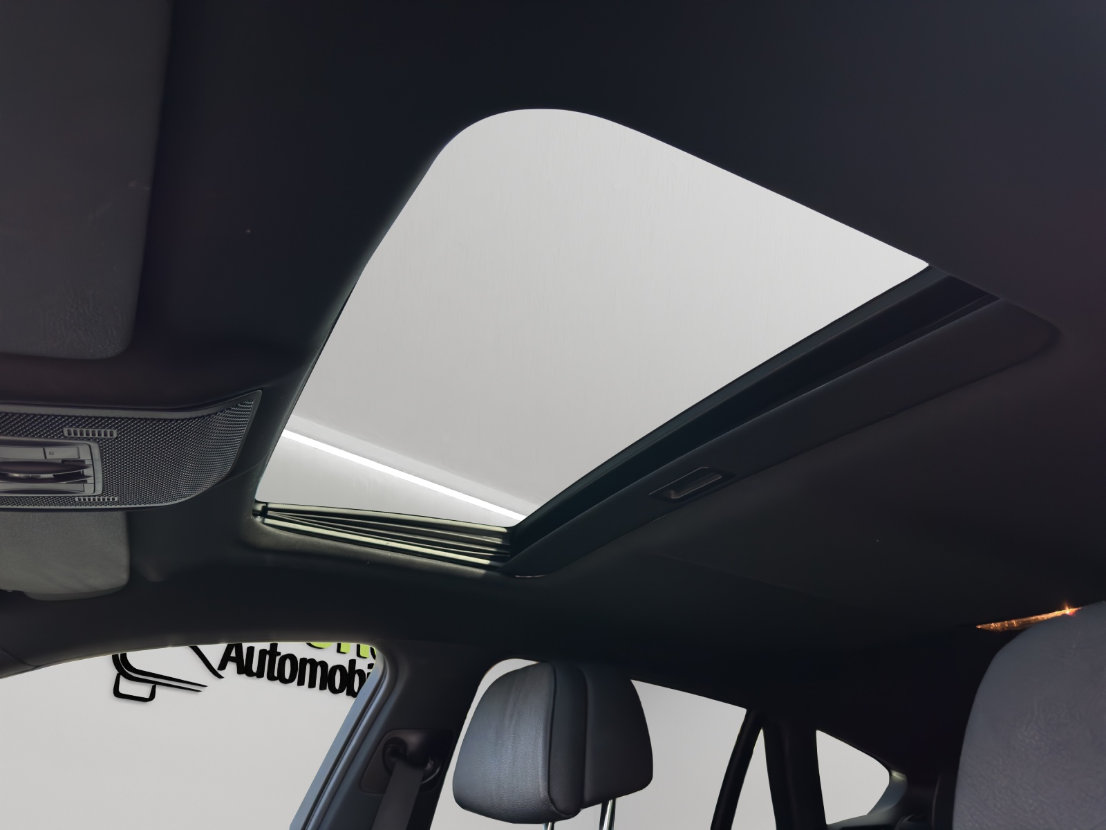 BMW X6 xDrive 50i Steptronic-image-17