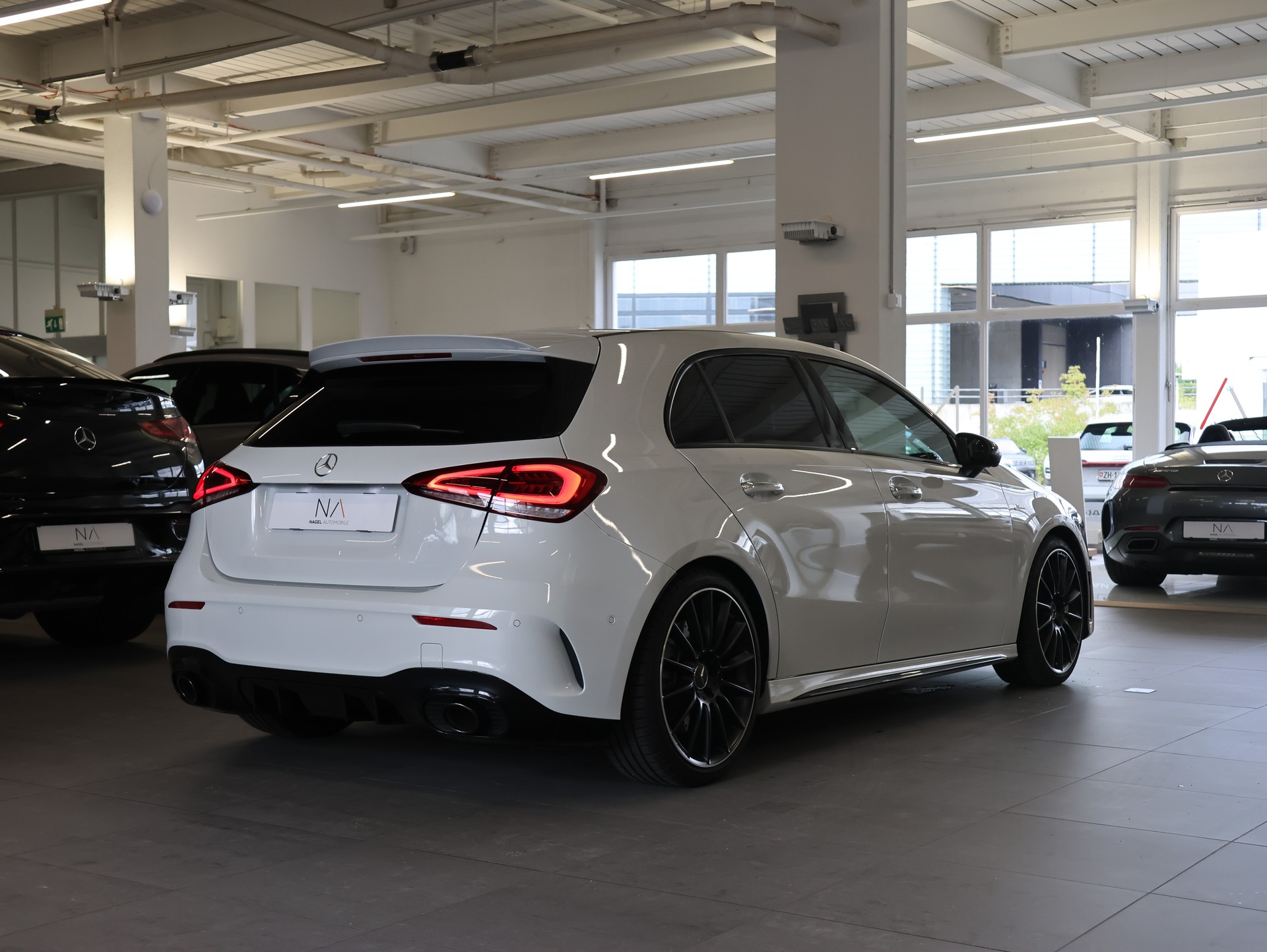 MERCEDES-BENZ A 35 AMG 4Matic Speedshift *Panoramadach* *360 Kamera*-image-7