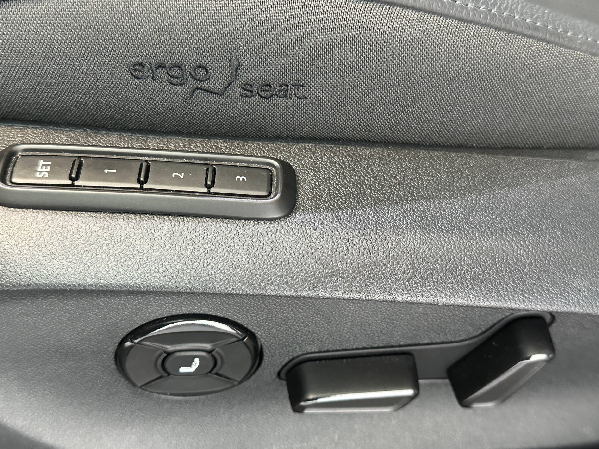 SKODA Superb Combi 2.0 TSI L & K 4x4 DSG-image-9