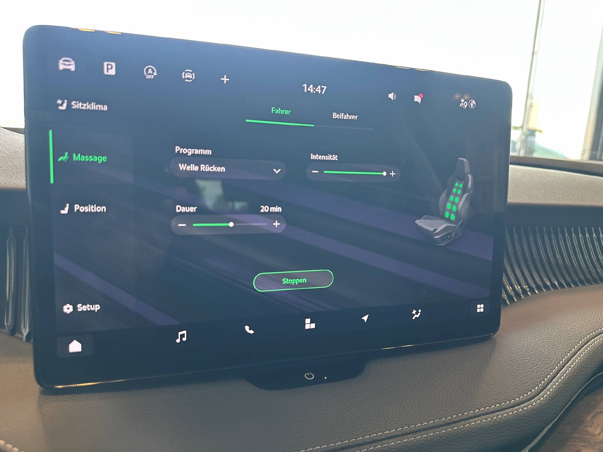 SKODA Superb Combi 2.0 TSI L & K 4x4 DSG-image-15