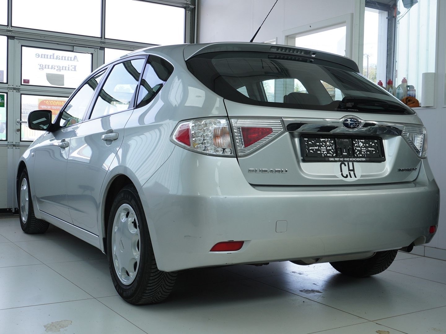 SUBARU Impreza 1.5R Swiss-showroom-element-1