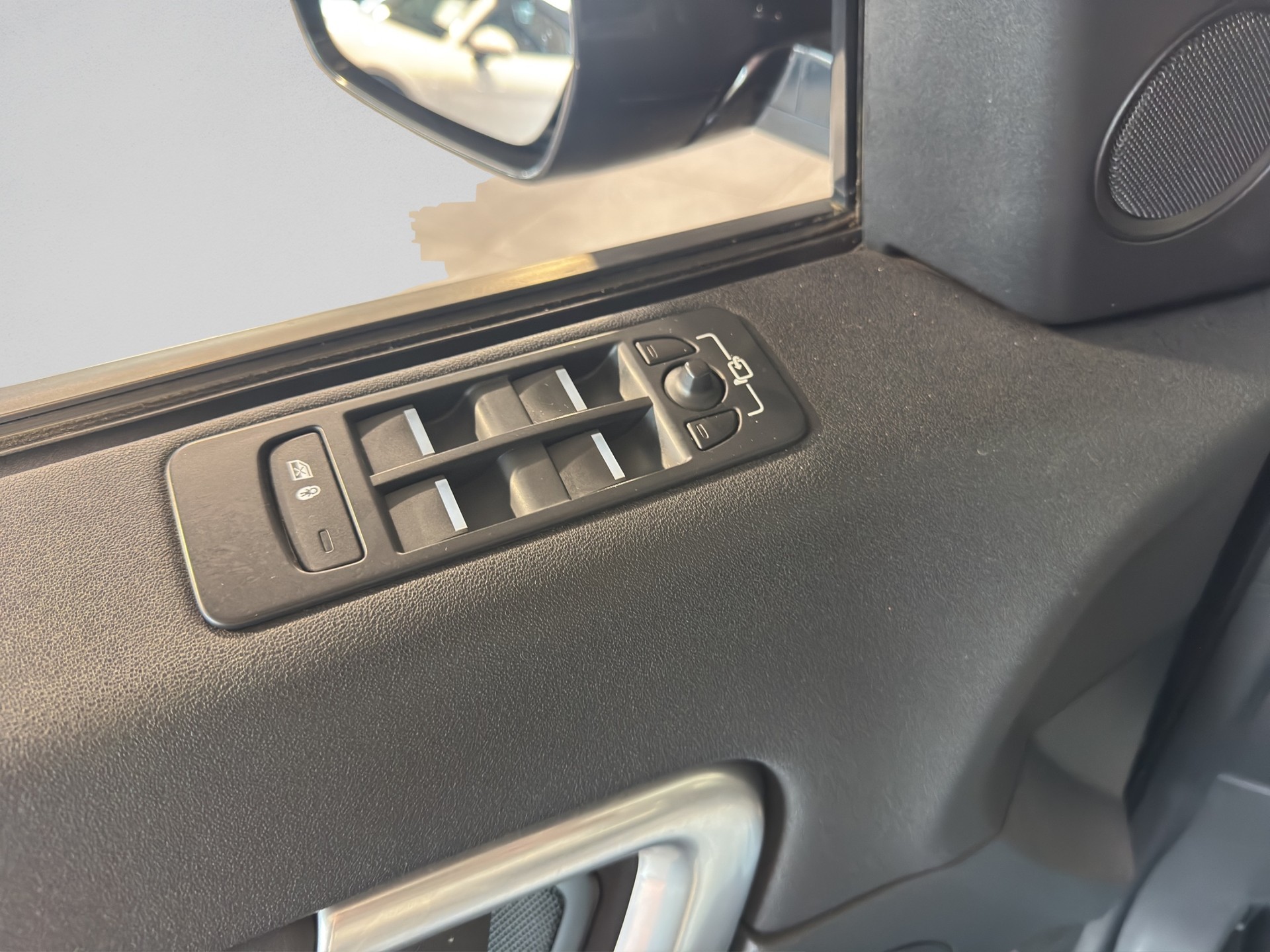 LAND ROVER Discovery Sport 2.0 Si4 HSE Luxury AT9-image-11