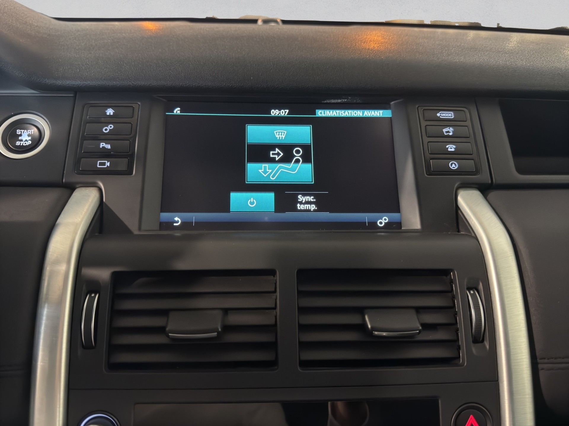 LAND ROVER Discovery Sport 2.0 Si4 HSE Luxury AT9-image-20