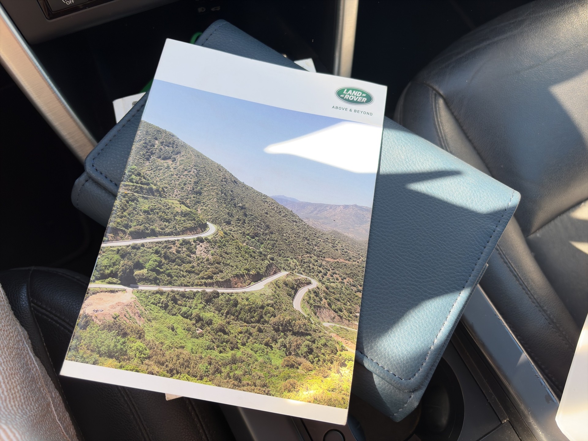 LAND ROVER Discovery Sport 2.0 Si4 HSE Luxury AT9-image-22