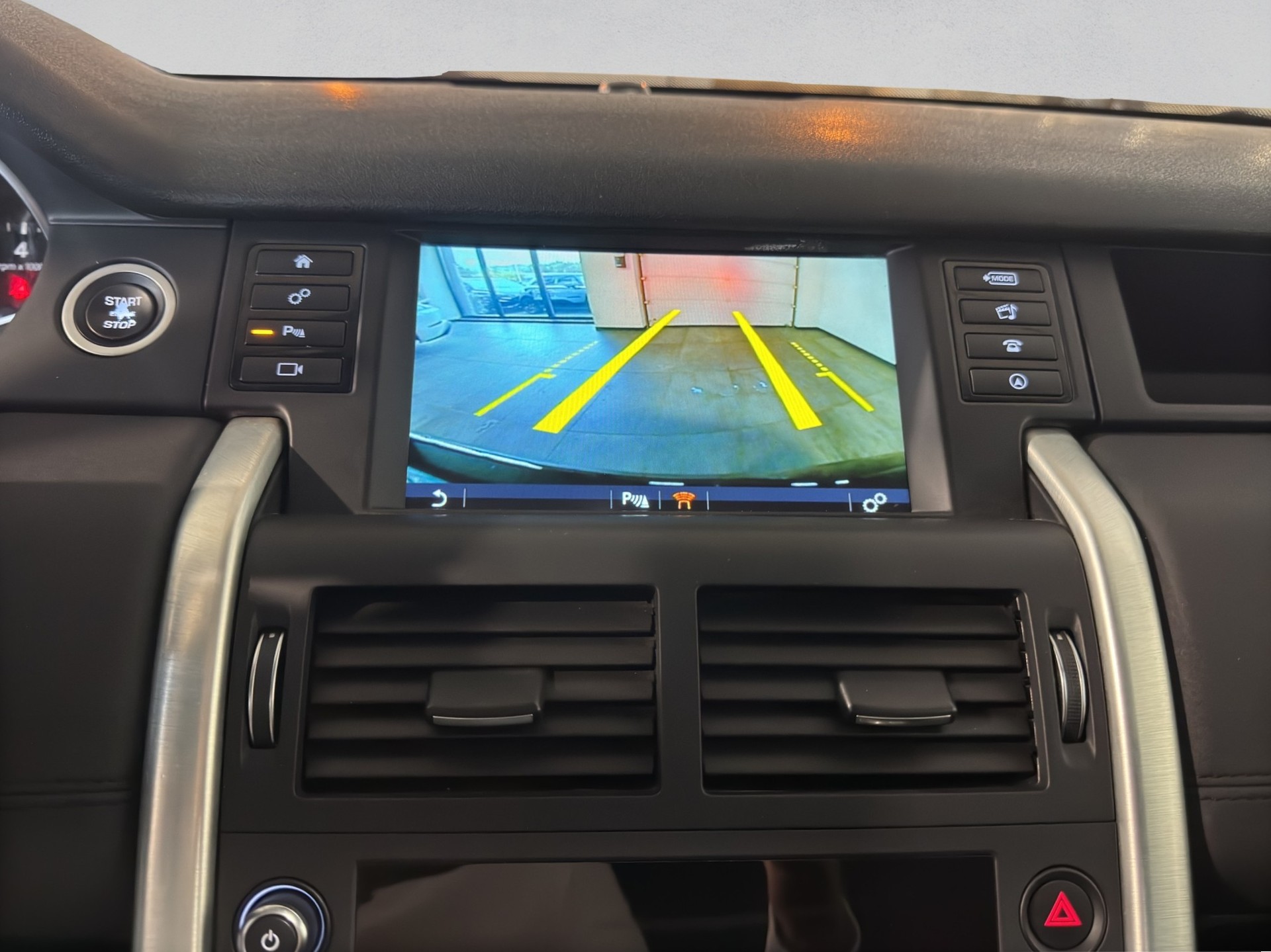 LAND ROVER Discovery Sport 2.0 Si4 HSE Luxury AT9-image-19
