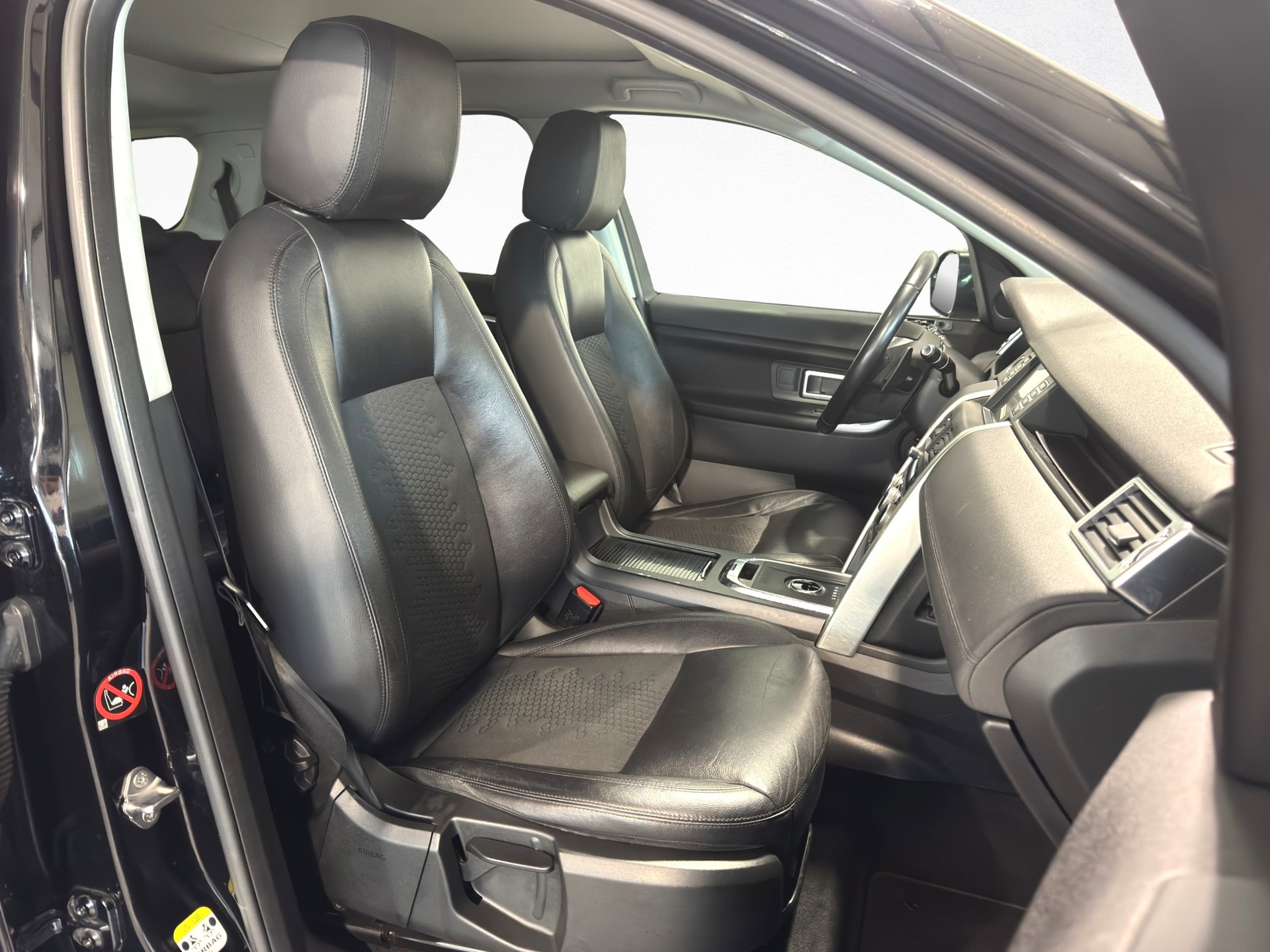 LAND ROVER Discovery Sport 2.0 Si4 HSE Luxury AT9-image-15