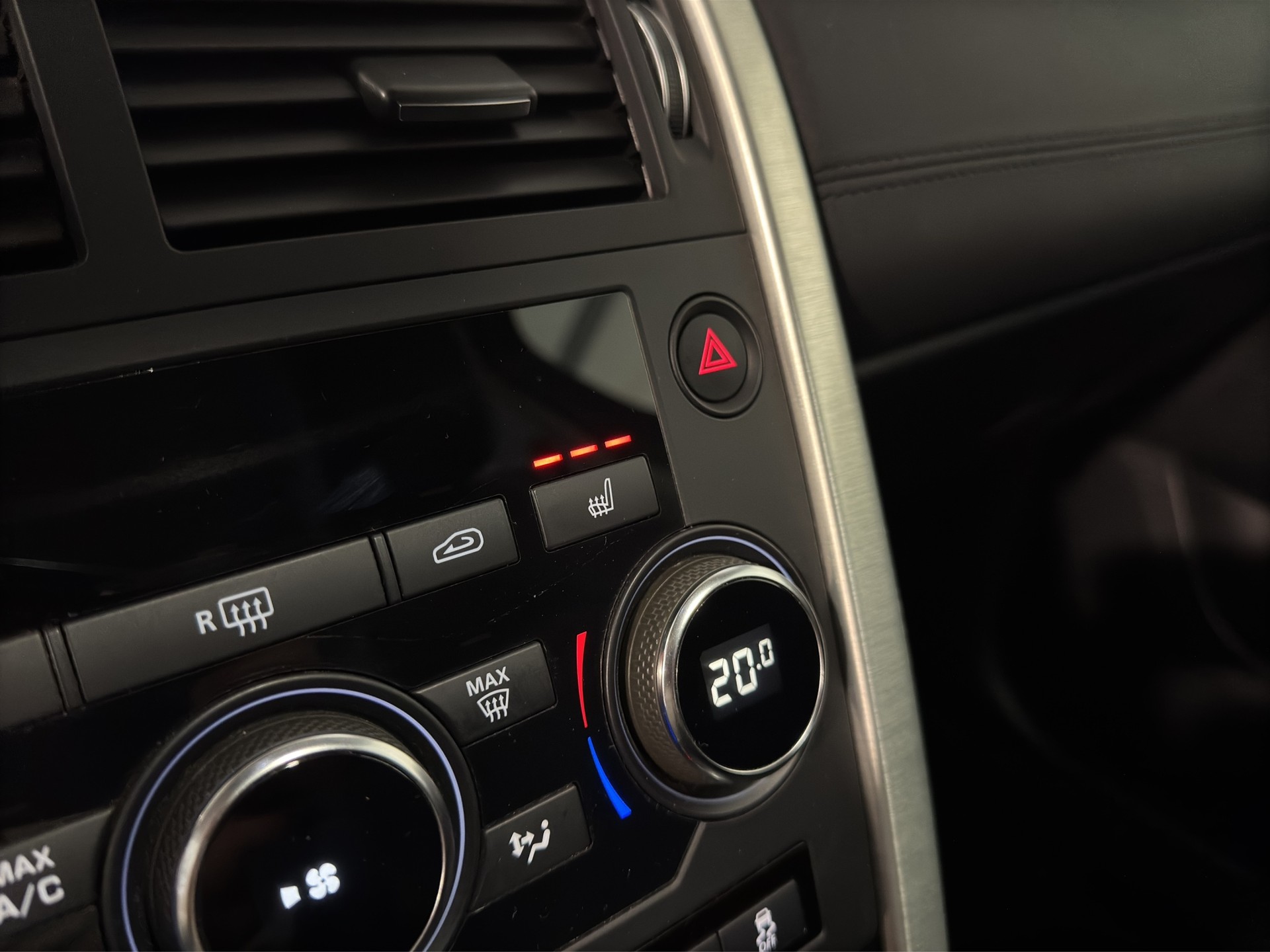 LAND ROVER Discovery Sport 2.0 Si4 HSE Luxury AT9-image-23