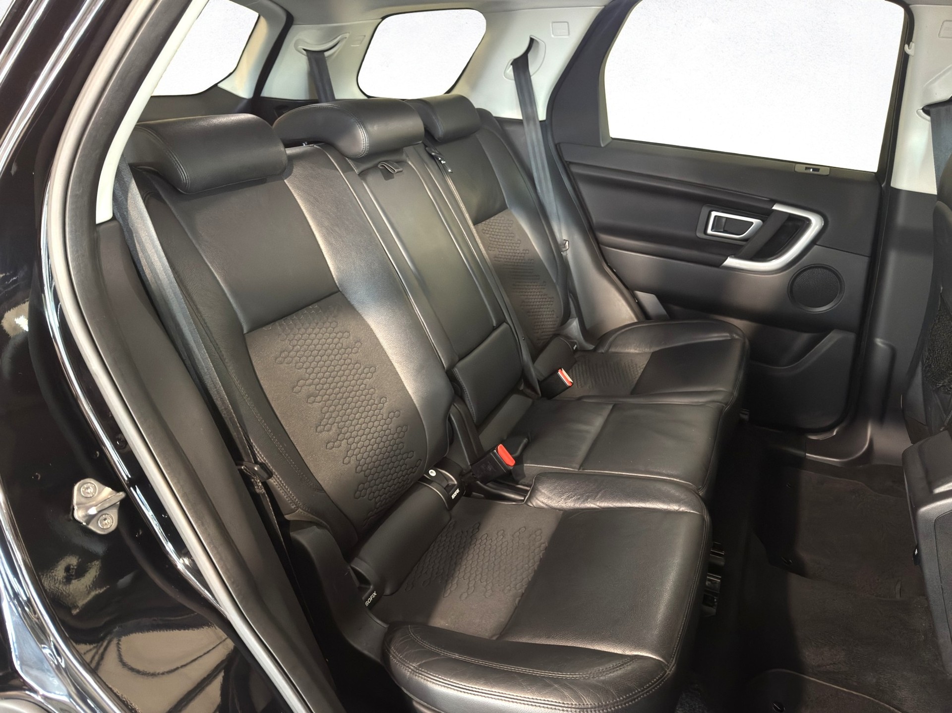 LAND ROVER Discovery Sport 2.0 Si4 HSE Luxury AT9-image-17