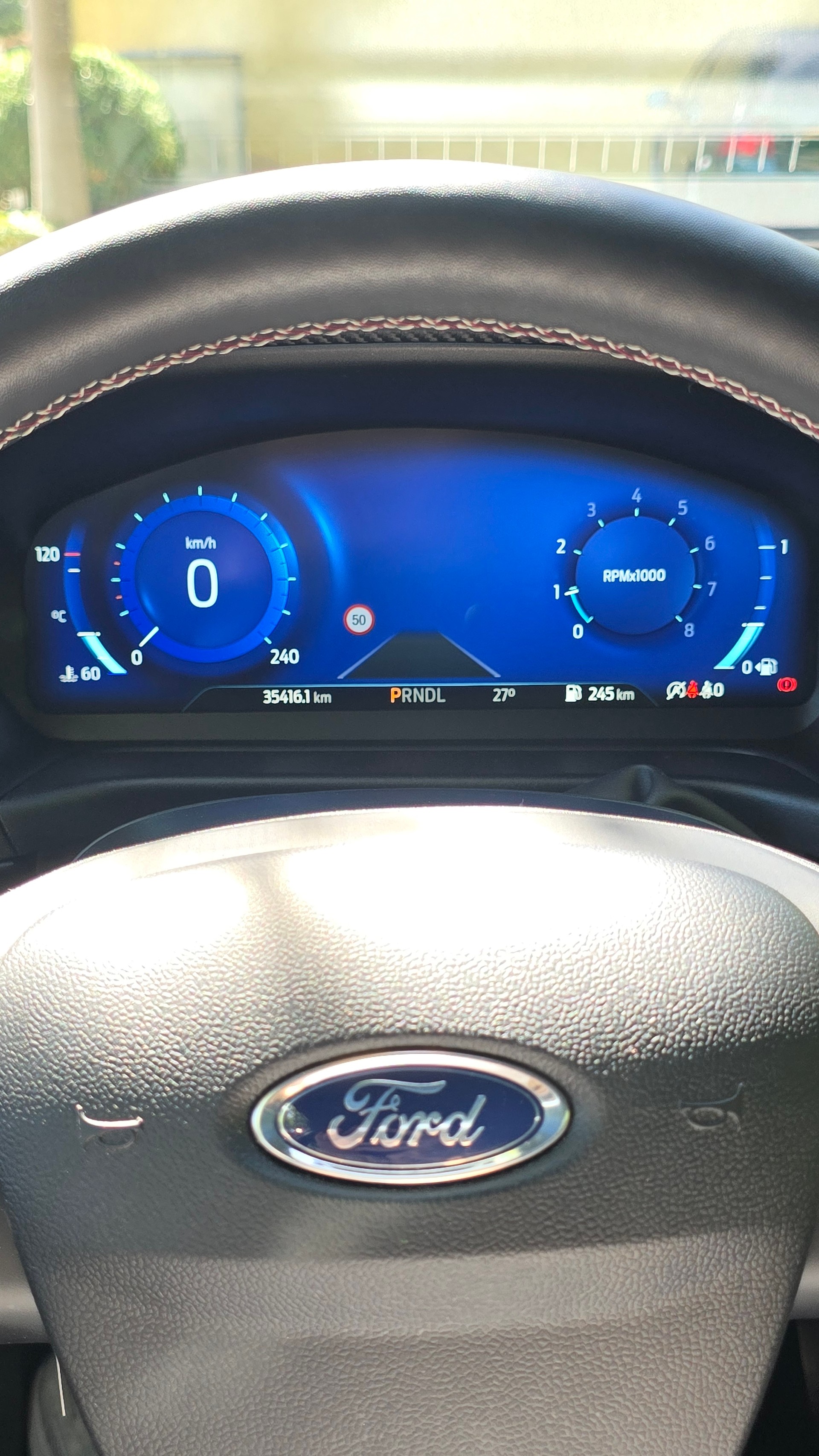 FORD 1.0 EcoB Hybrid Vivid Ruby Edition-image-5