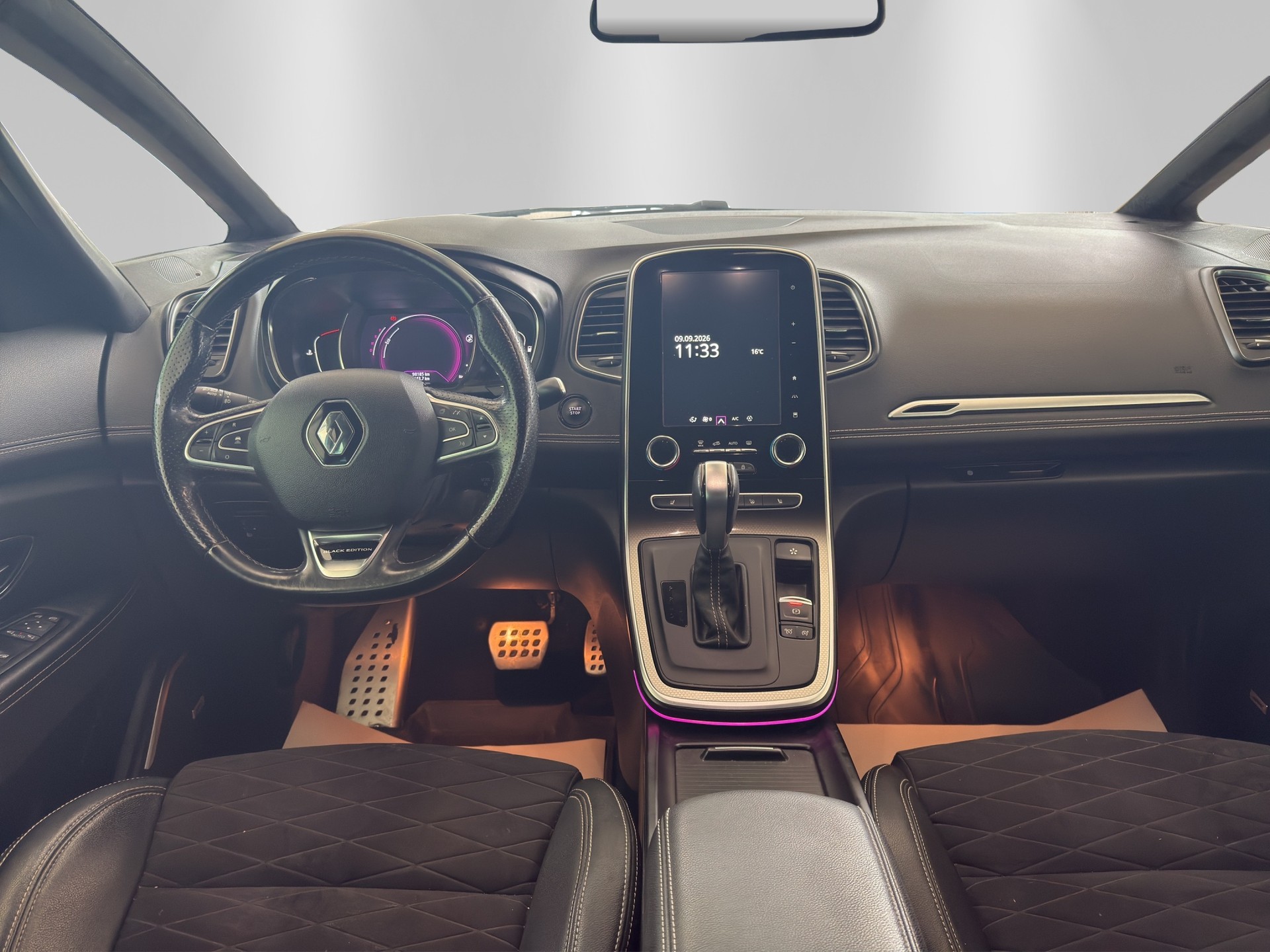 RENAULT Scénic 1.3 16V Turbo Black Edition EDC-image-9