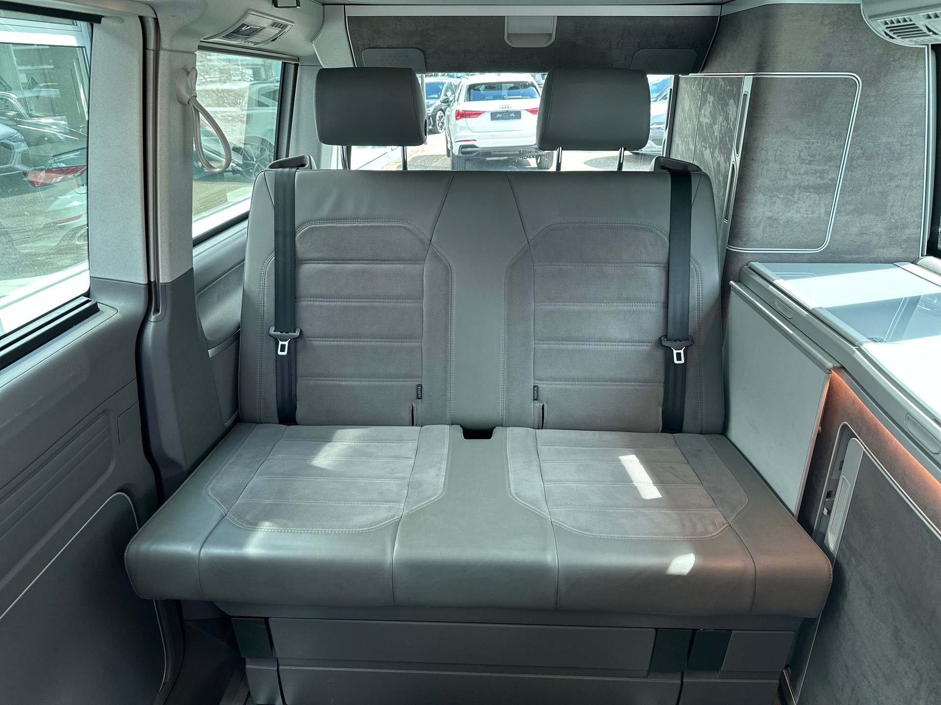 VW T6.1 California 2.0 TDI Ocean 4Motion DSG-image-8