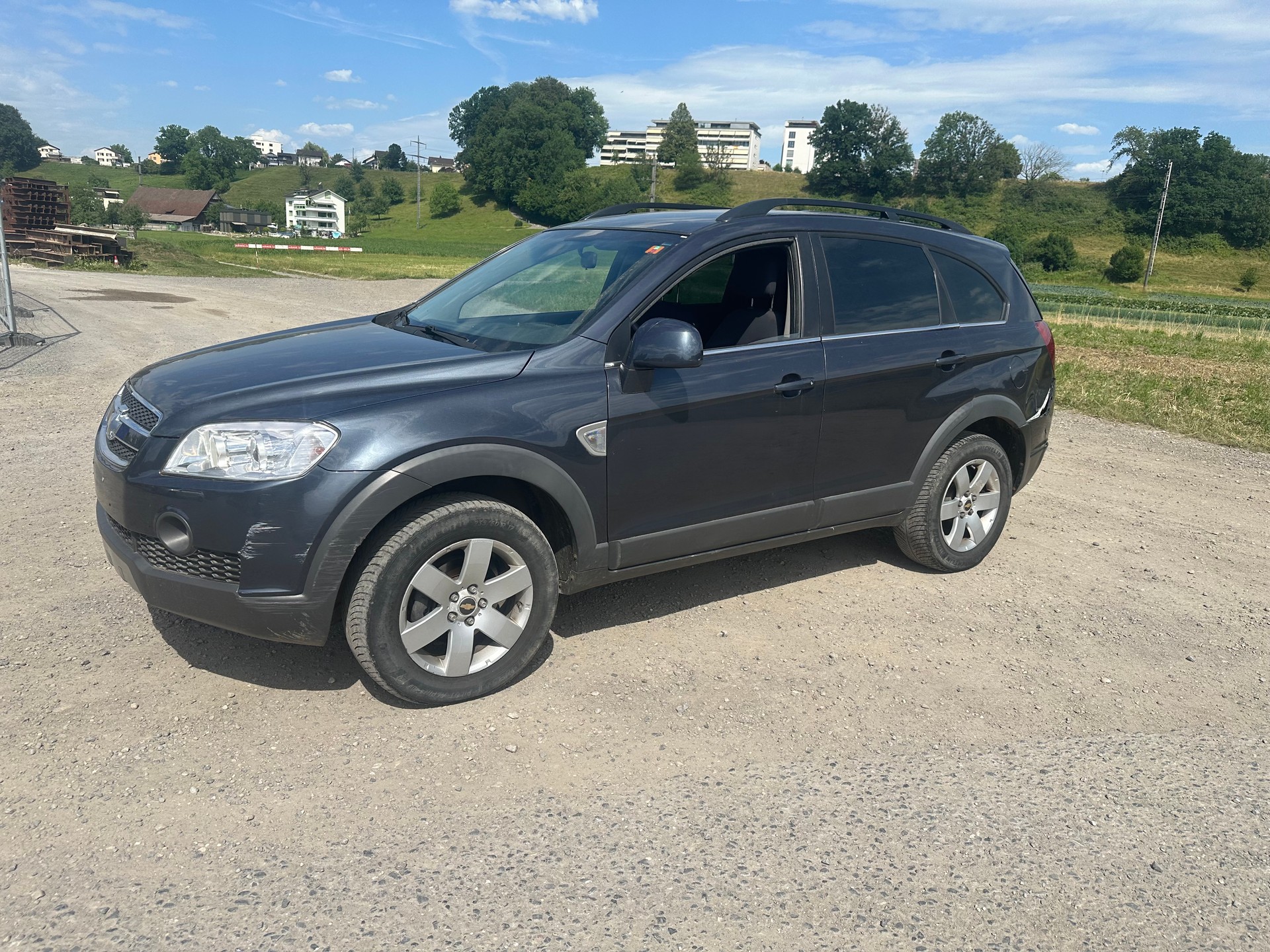 CHEVROLET Captiva 2.4 LS 4WD-image-0