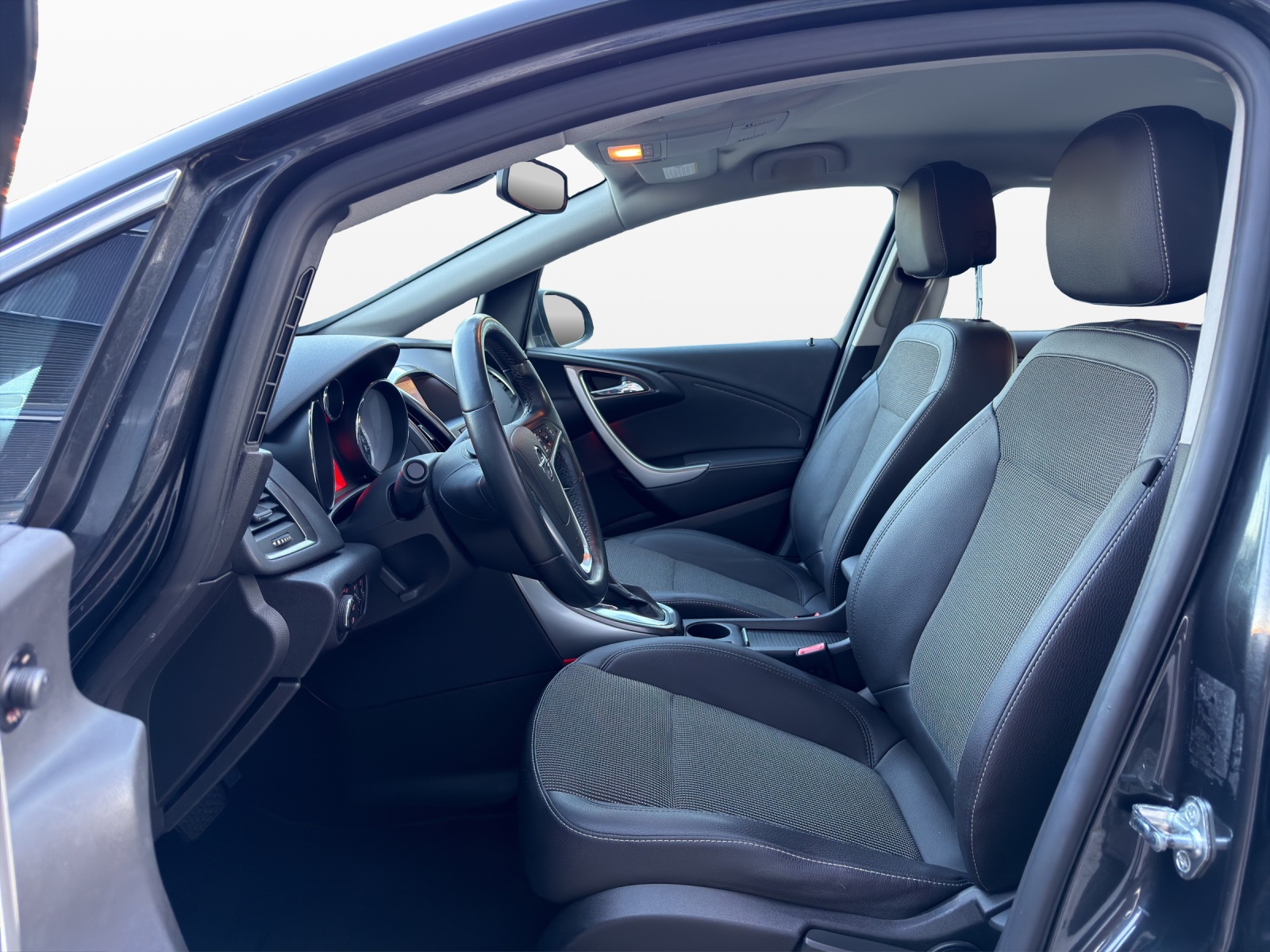 OPEL Astra SportsTourer 1.4i 16V Turbo Cosmo Automatic-image-8